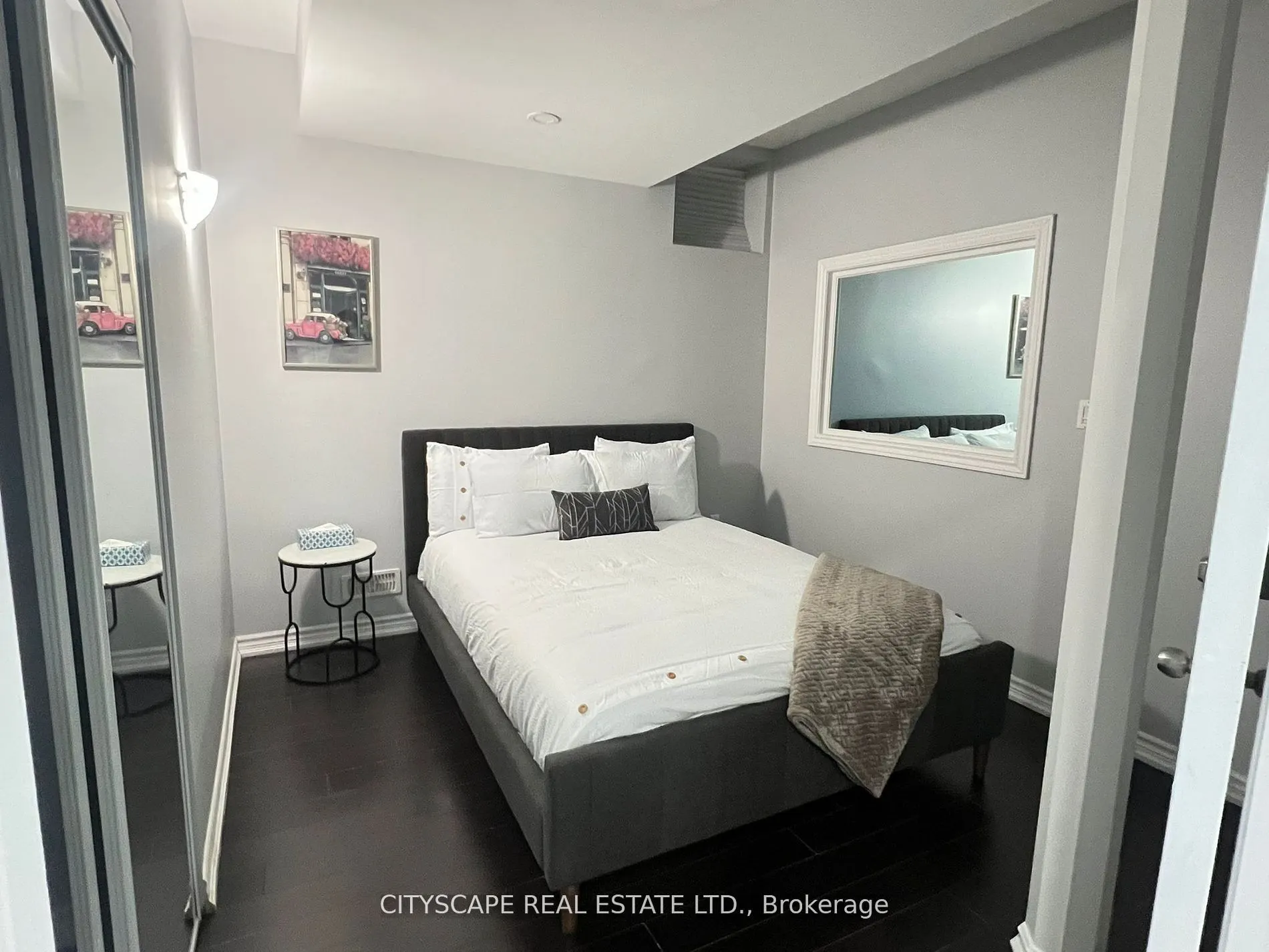 3274 Erin Centre Boulevard