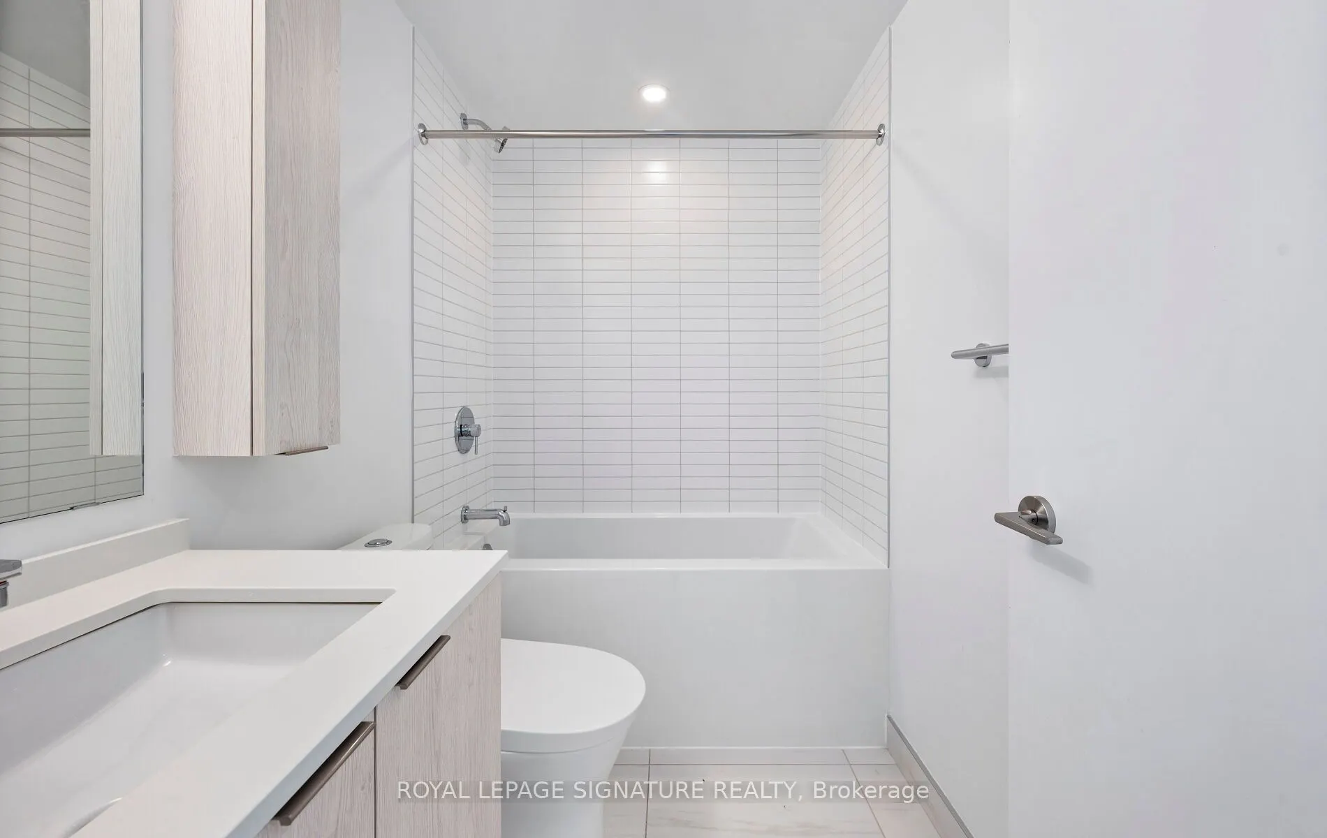 86 Dundas Street E #622