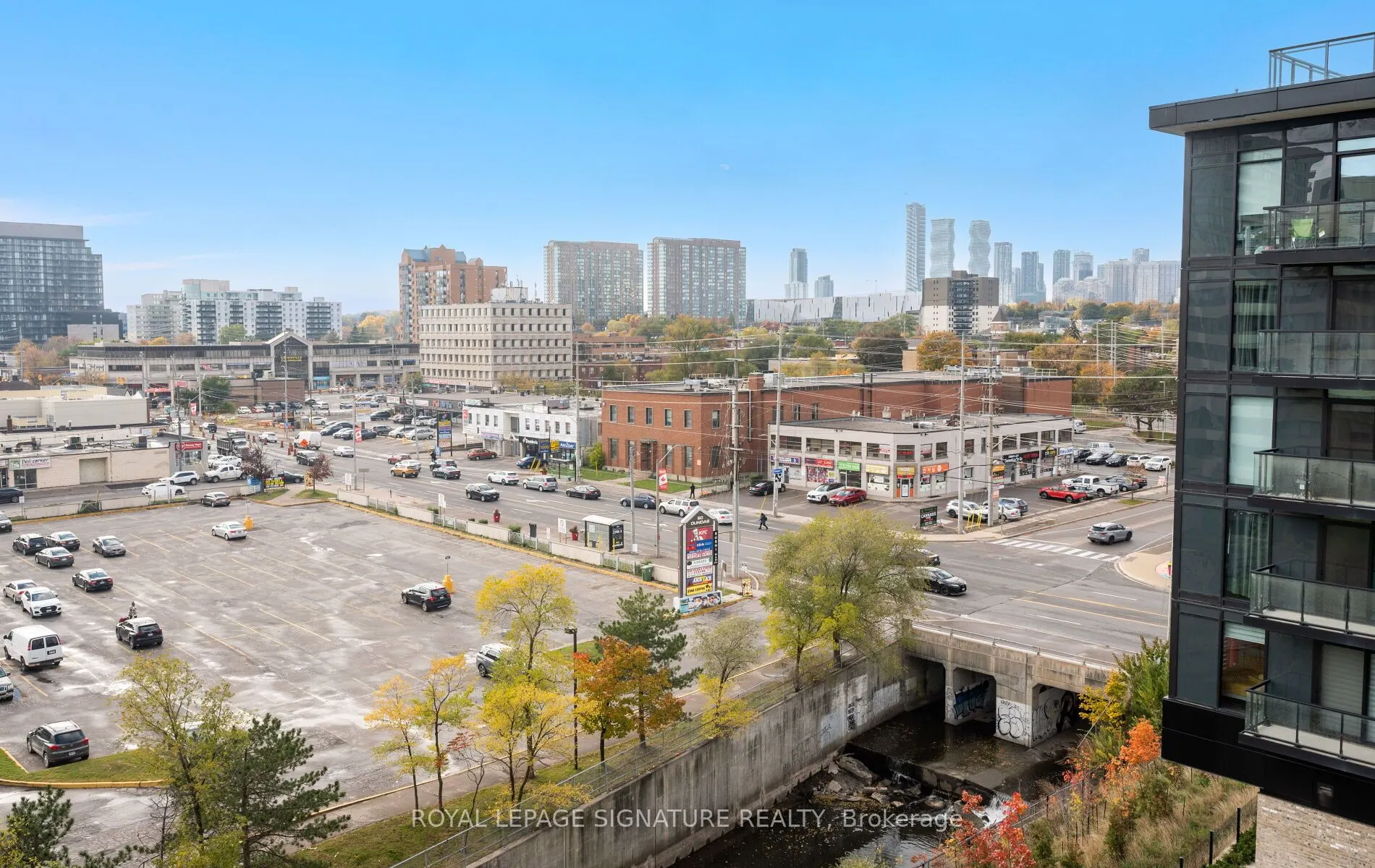 86 Dundas Street E #622