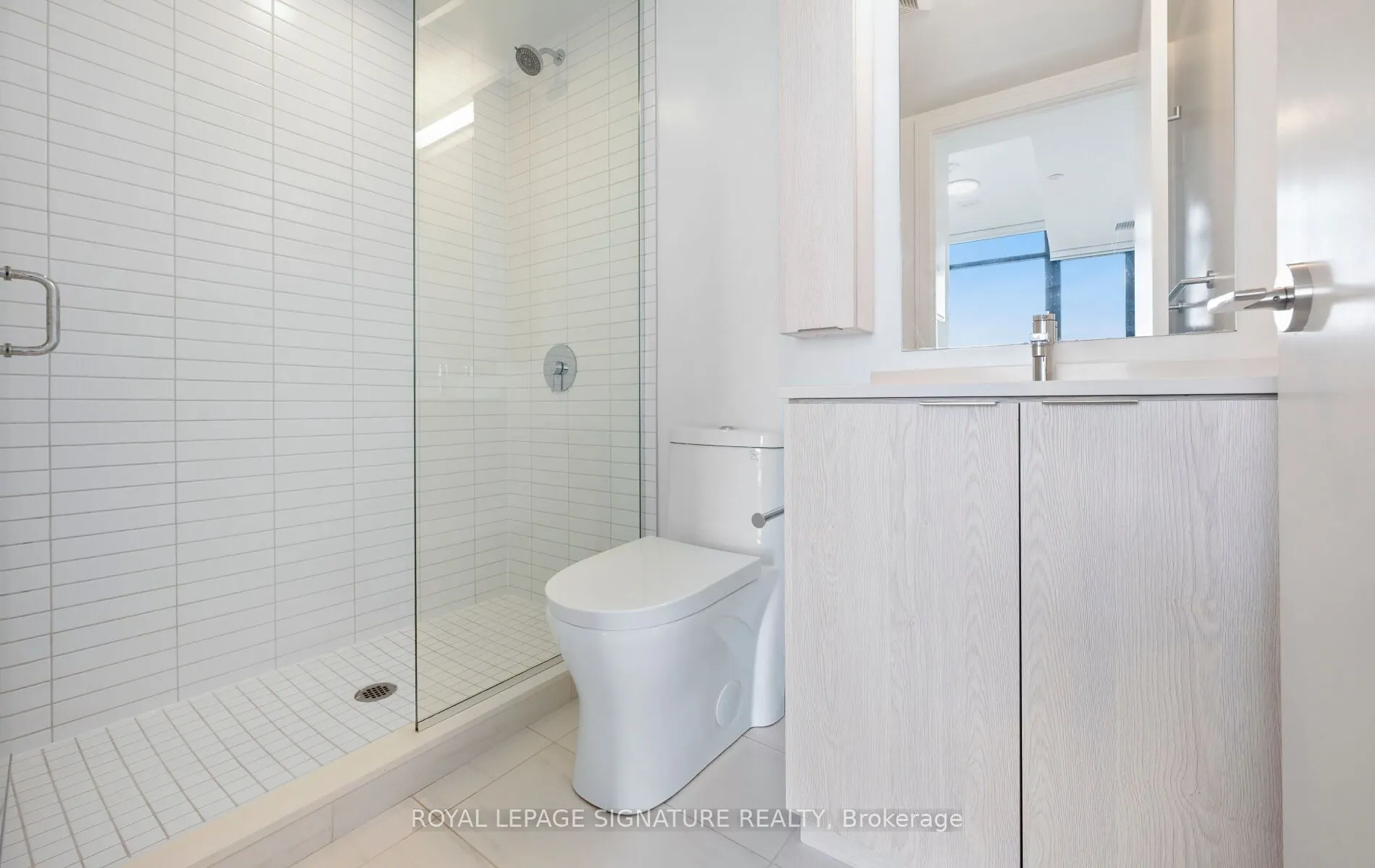 86 Dundas Street E #622