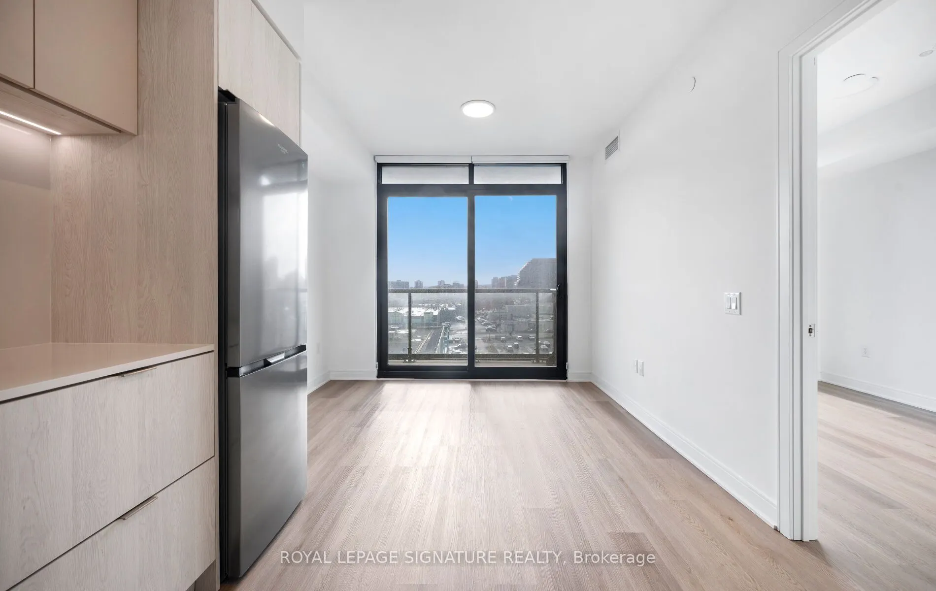 86 Dundas Street E #622