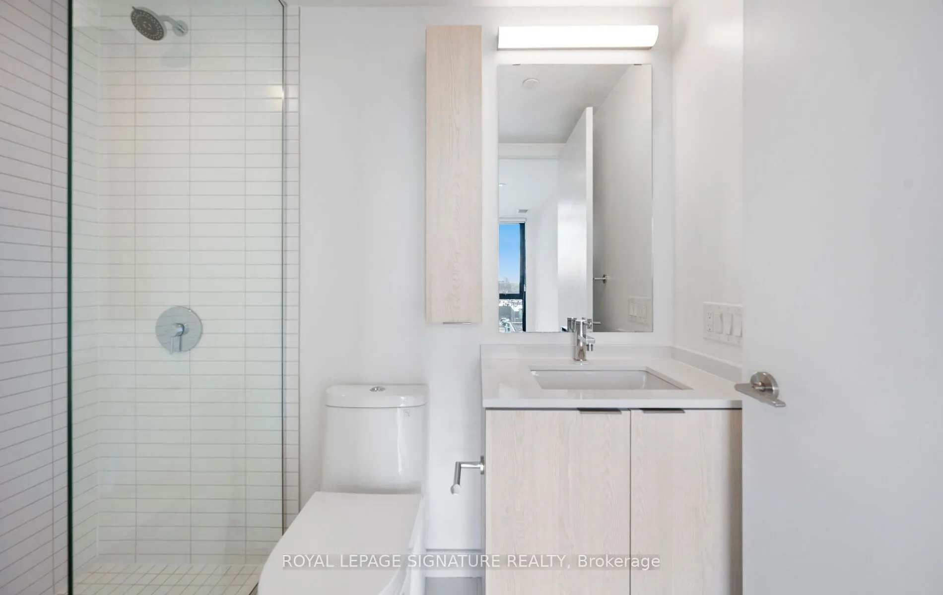 86 Dundas Street E #622