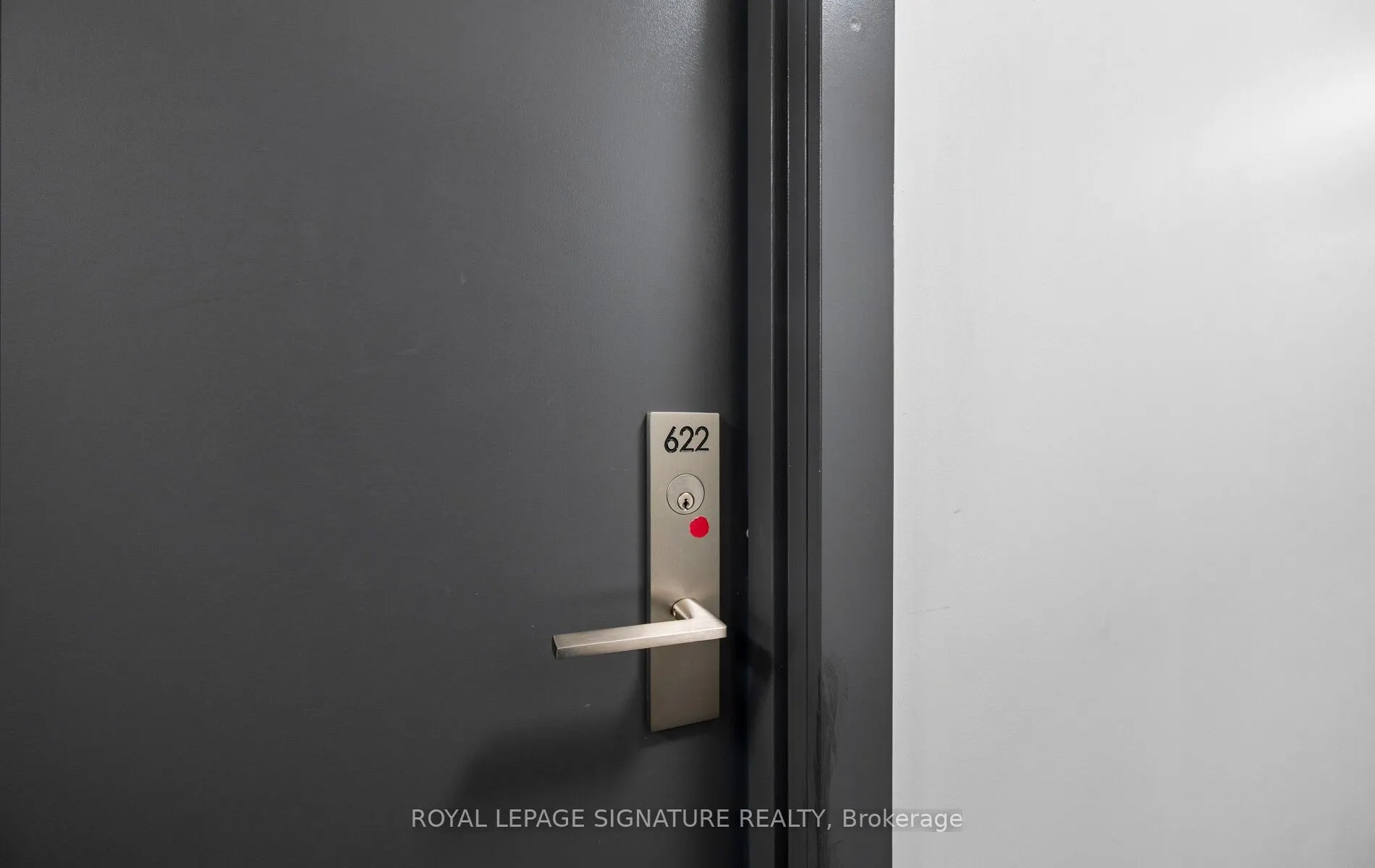 86 Dundas Street E #622