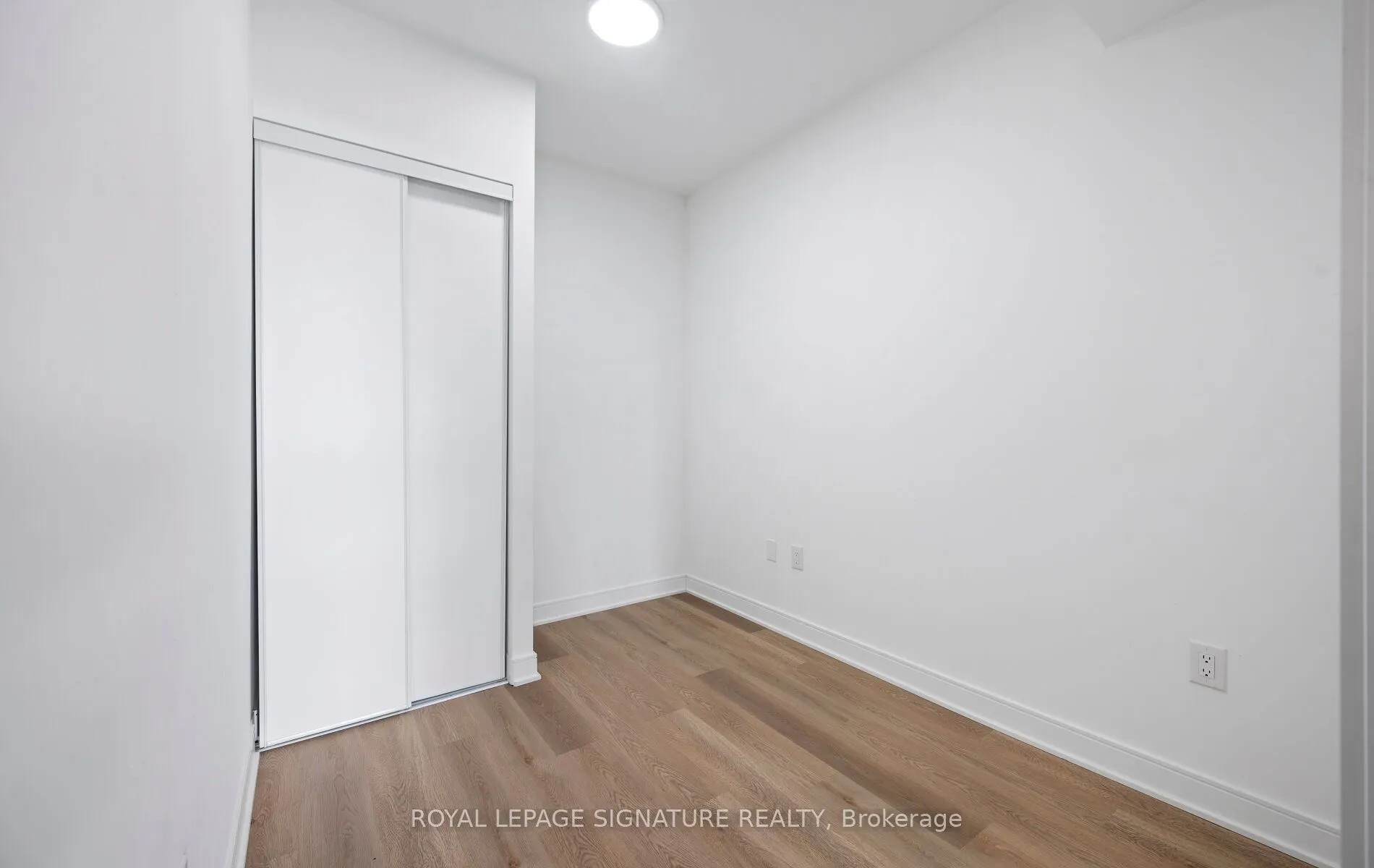 86 Dundas Street E #622