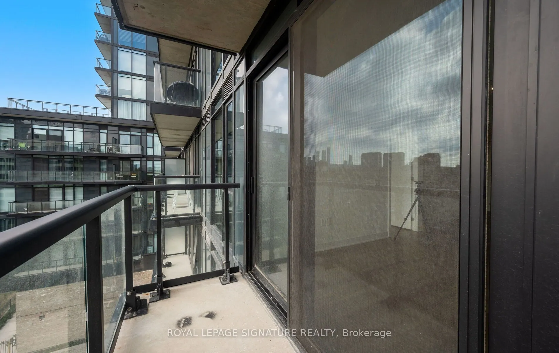 86 Dundas Street E #622