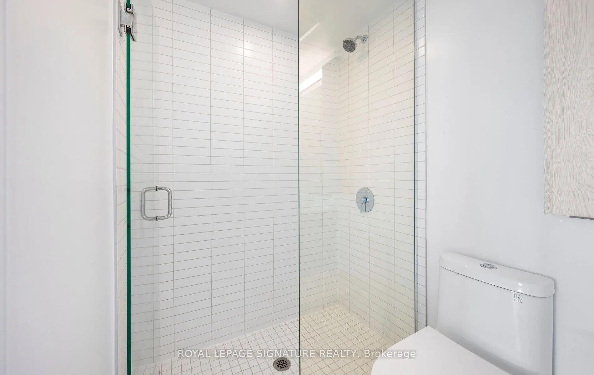 86 Dundas Street E #622