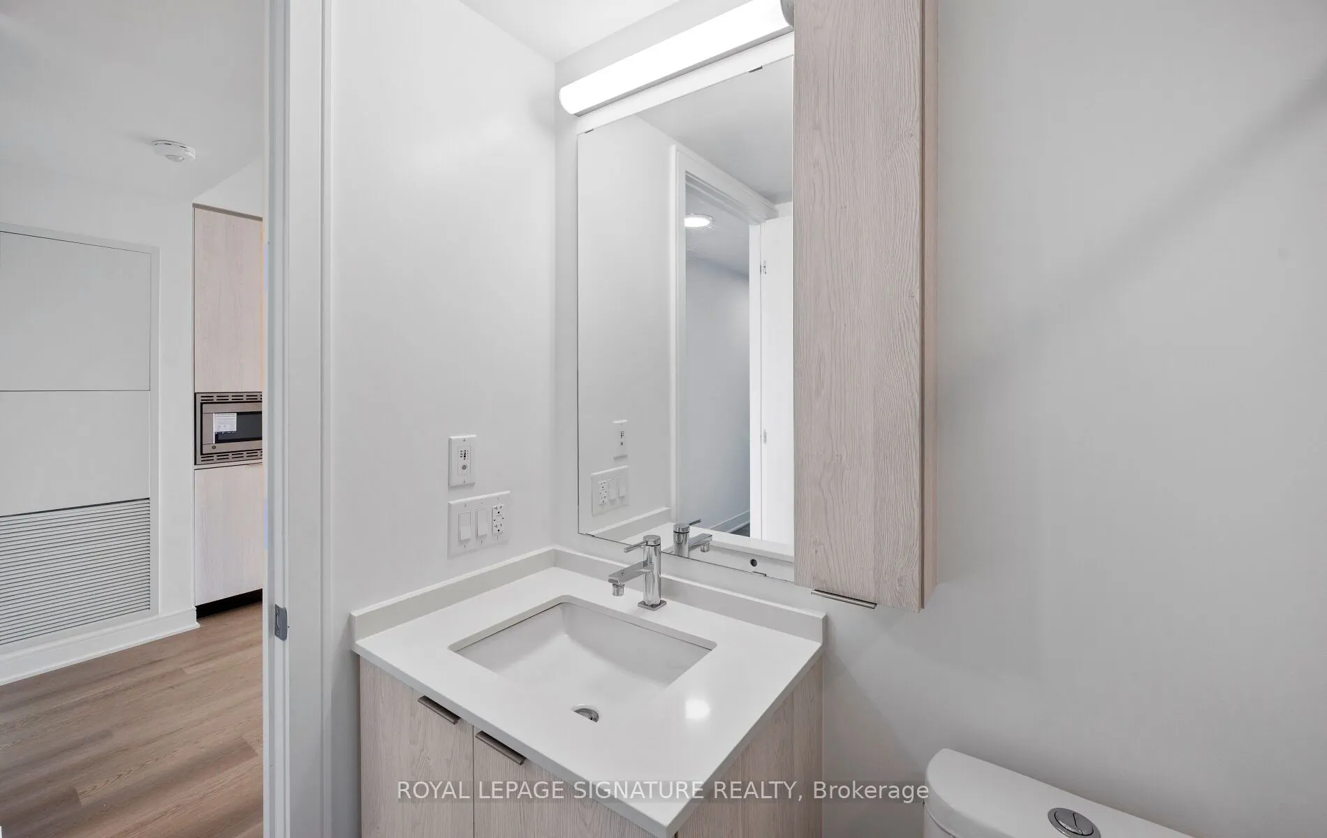 86 Dundas Street E #622