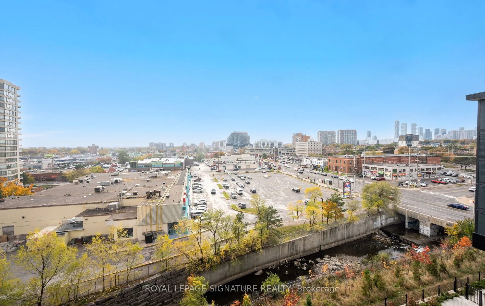 86 Dundas Street E #622
