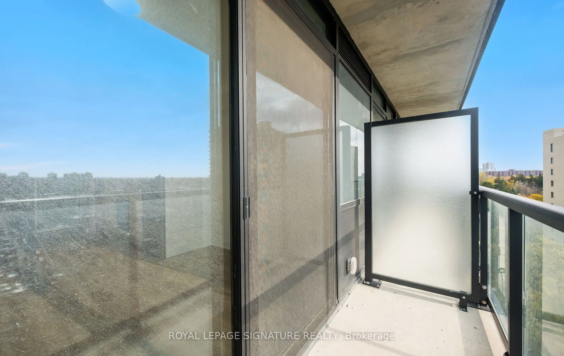 86 Dundas Street E #622