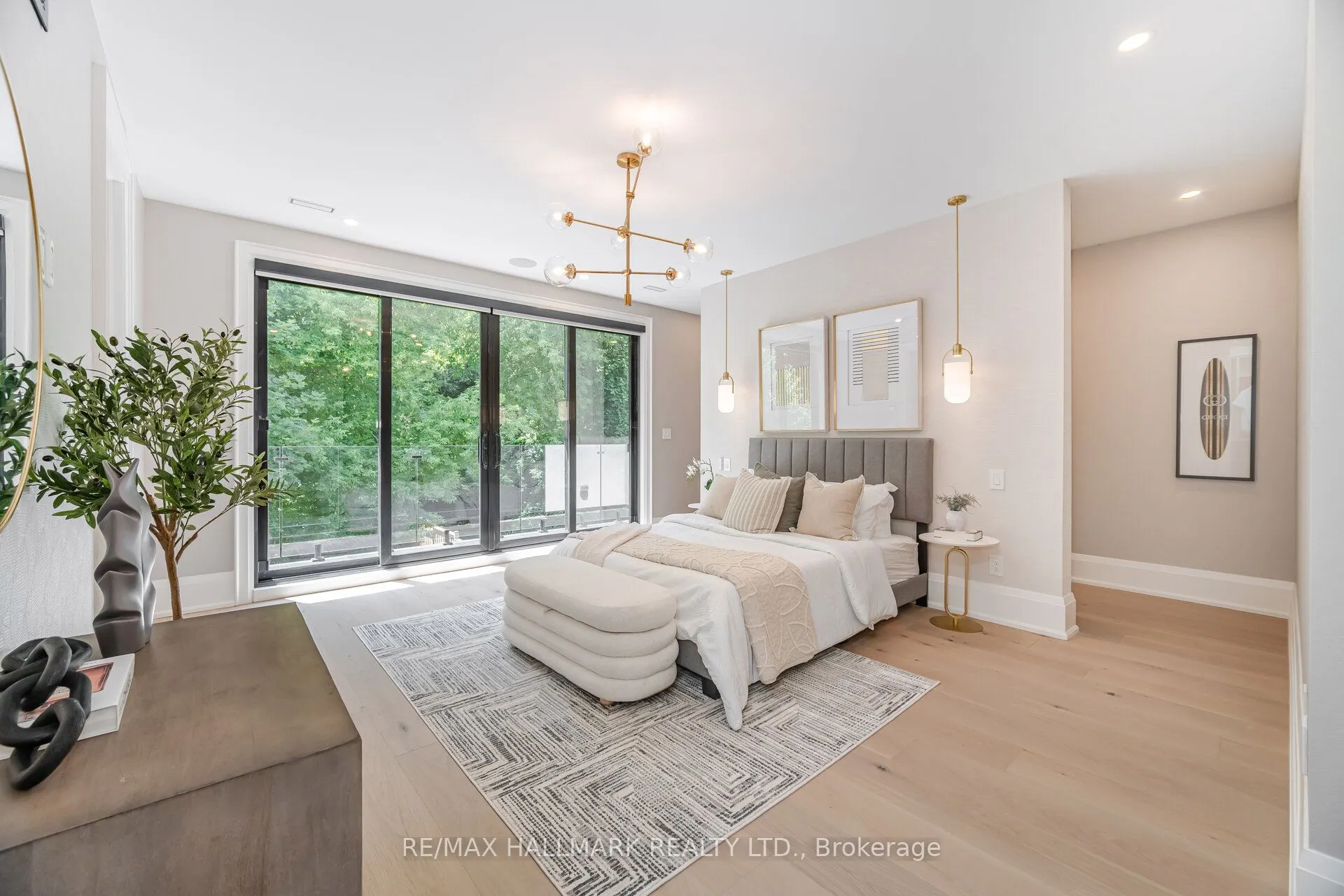 78 South Kingsway