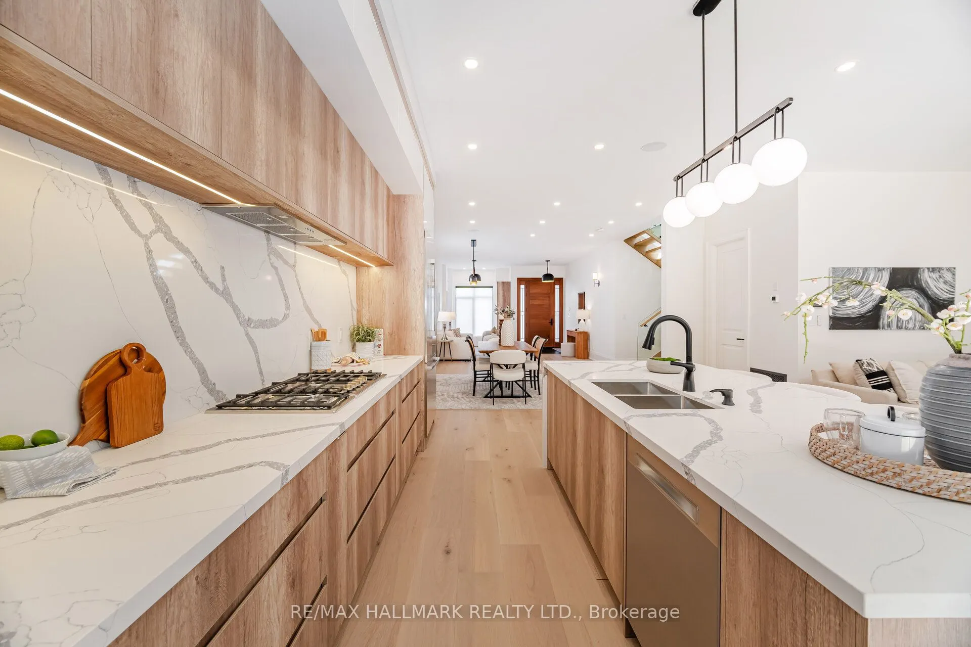 78 South Kingsway