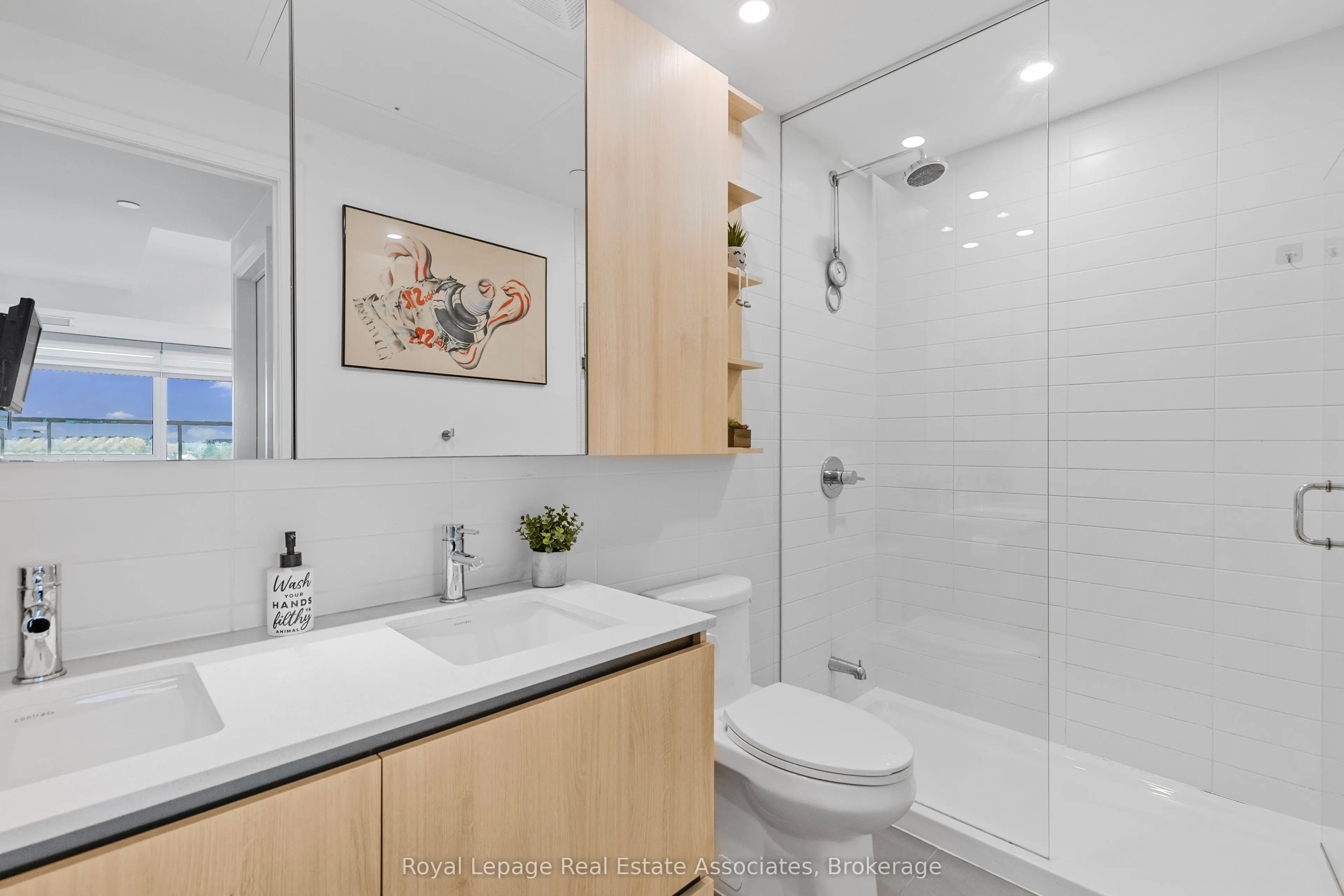 21 Park Street E #805