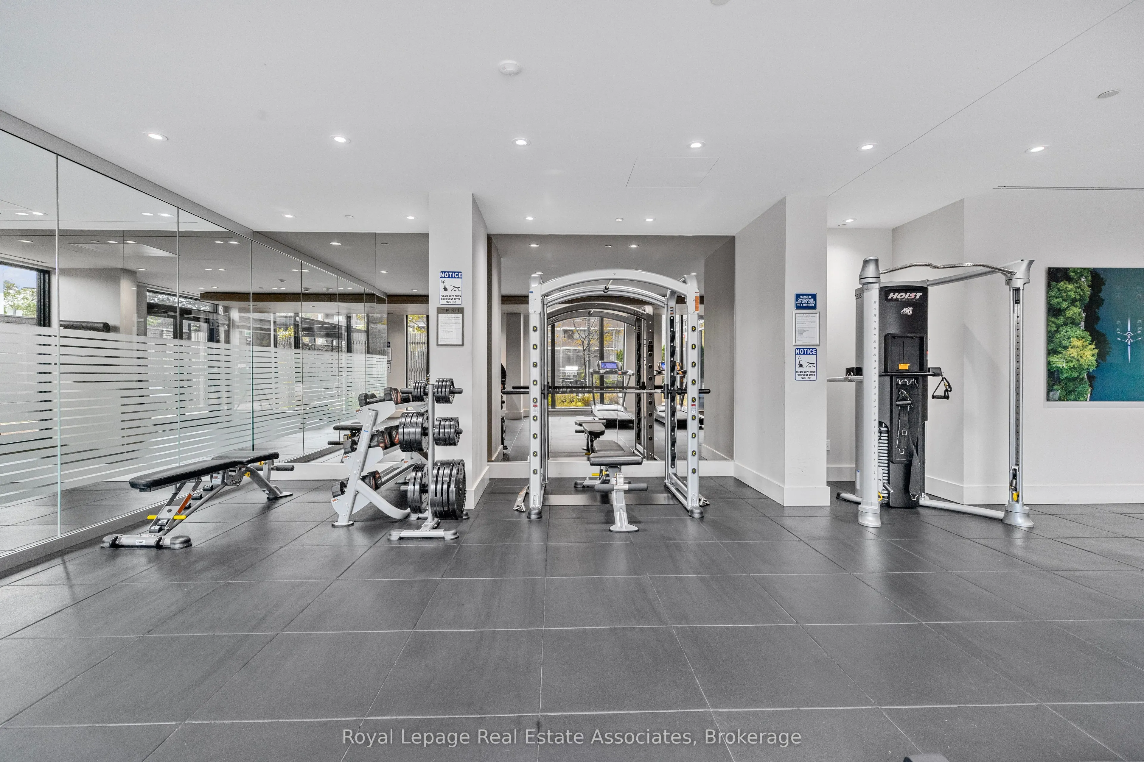 21 Park Street E #805