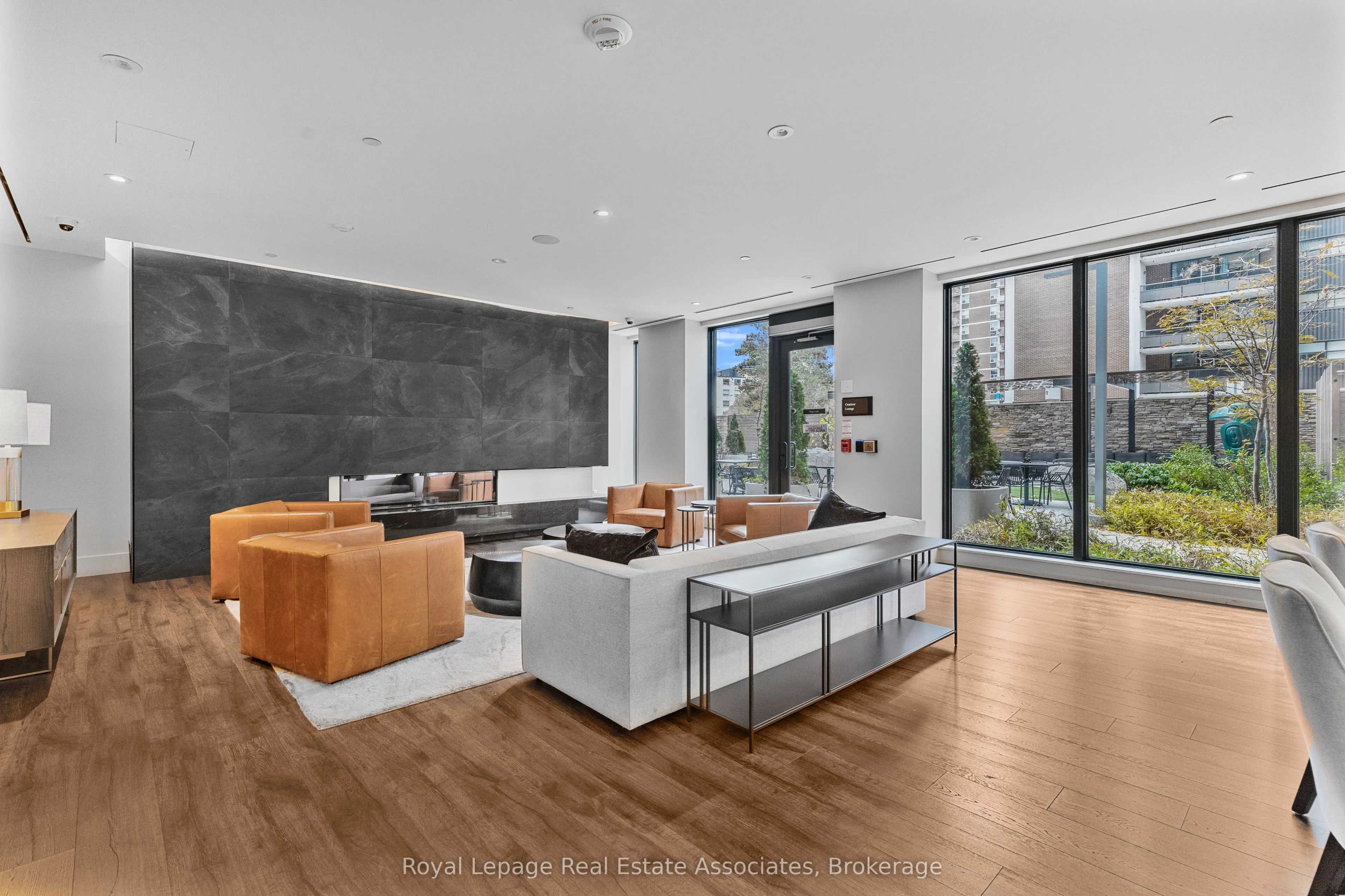 21 Park Street E #805