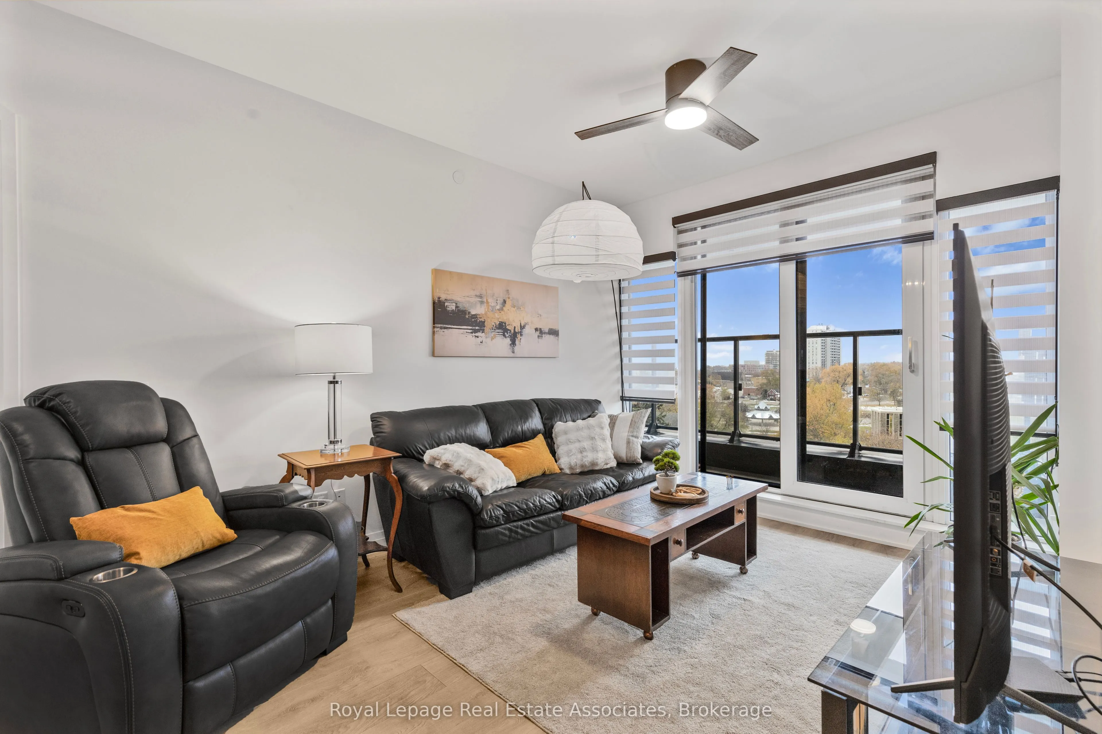 21 Park Street E #805