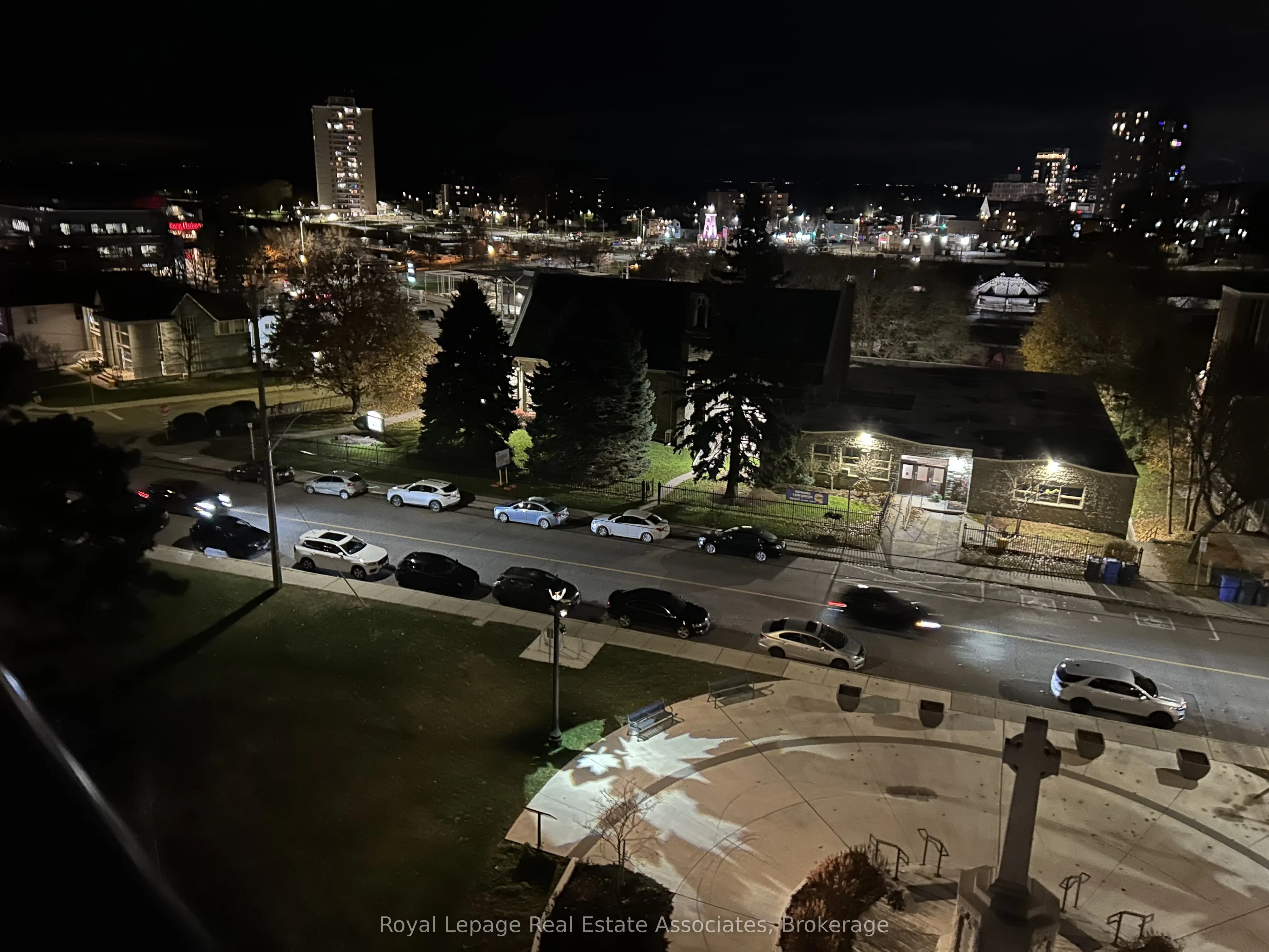21 Park Street E #805