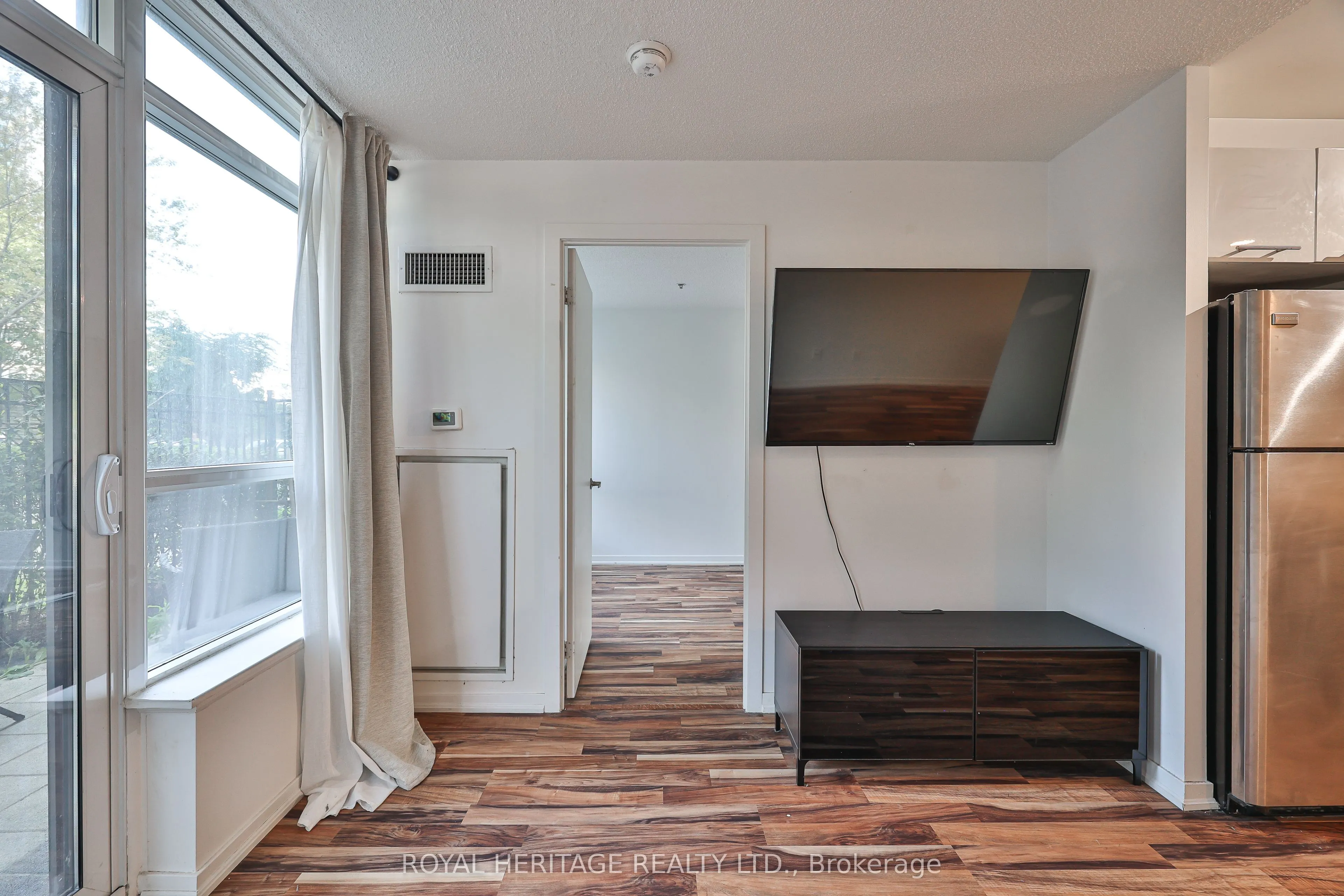 38 Joe Shuster Way #104