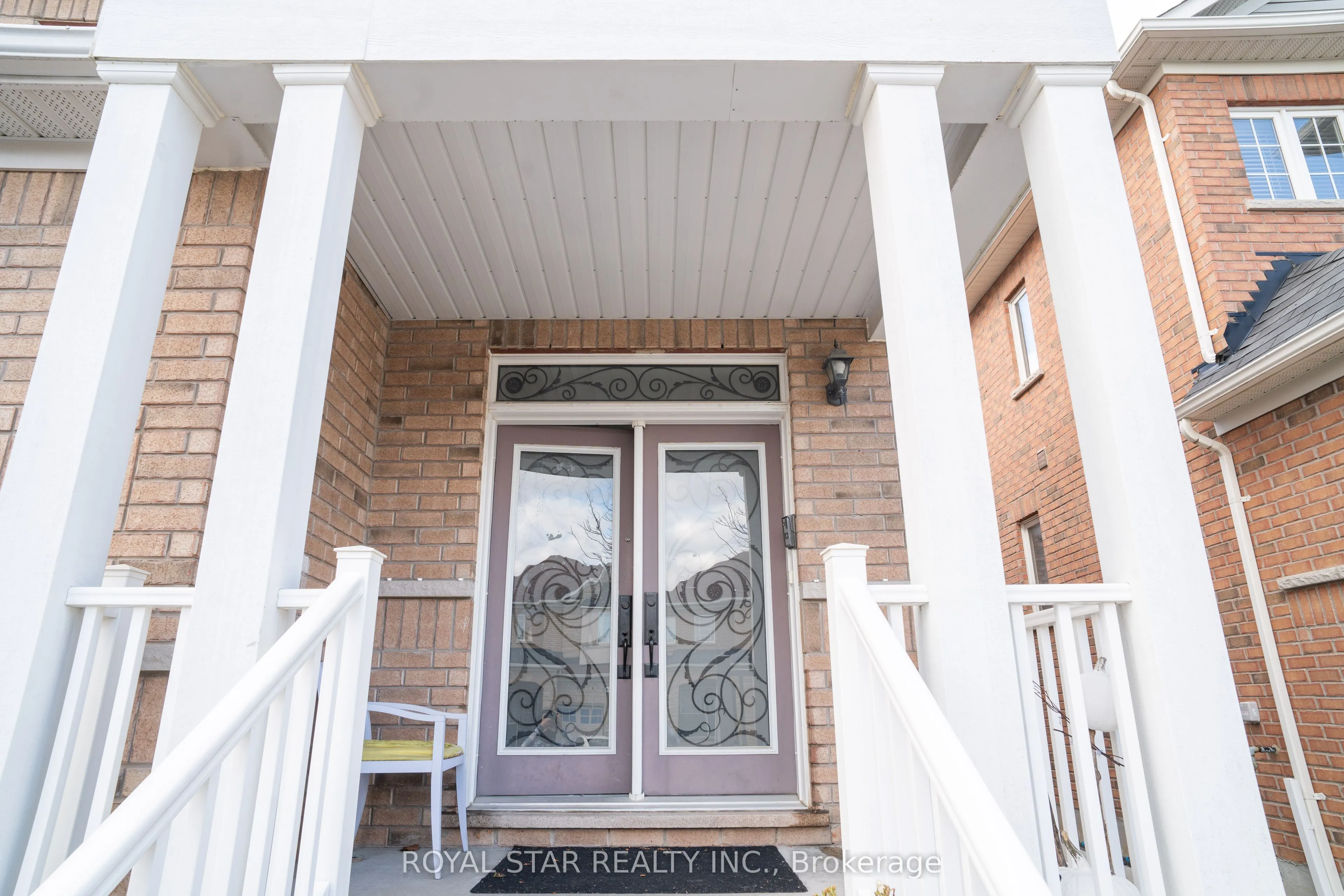 80 Summitgreen Crescent