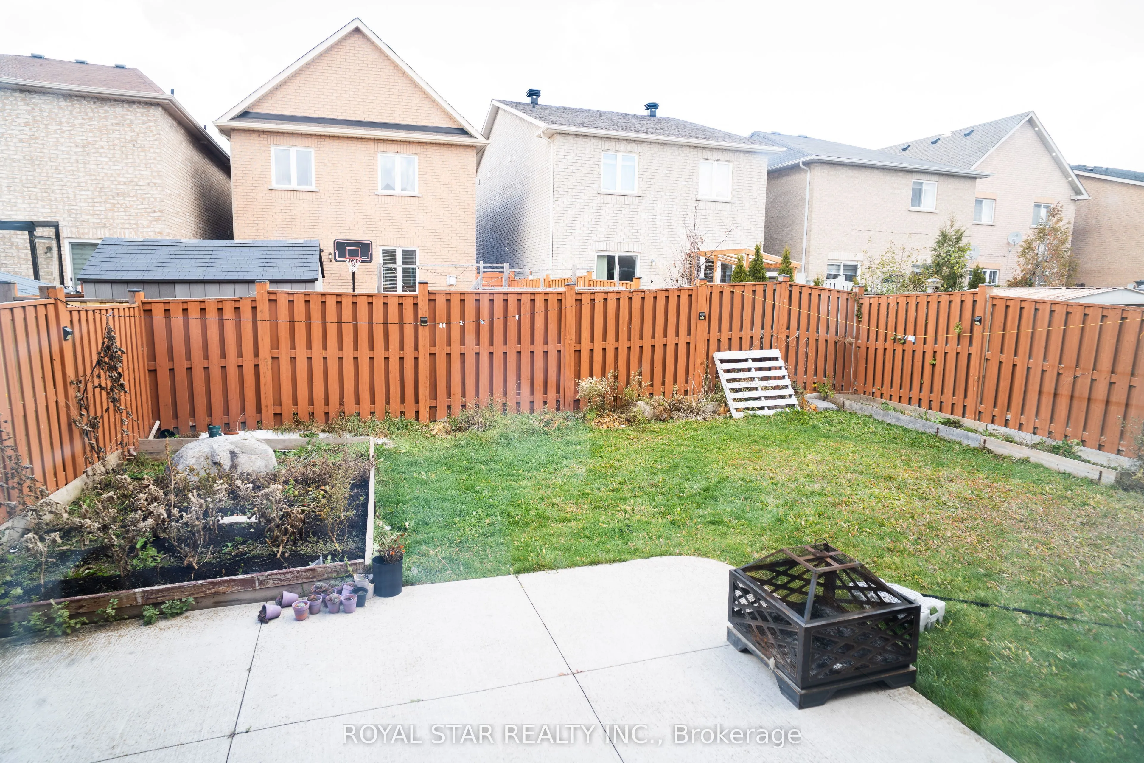 80 Summitgreen Crescent