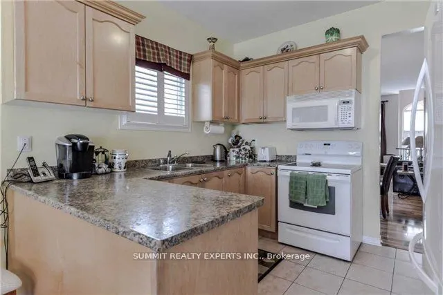 23 Bissell Drive N
