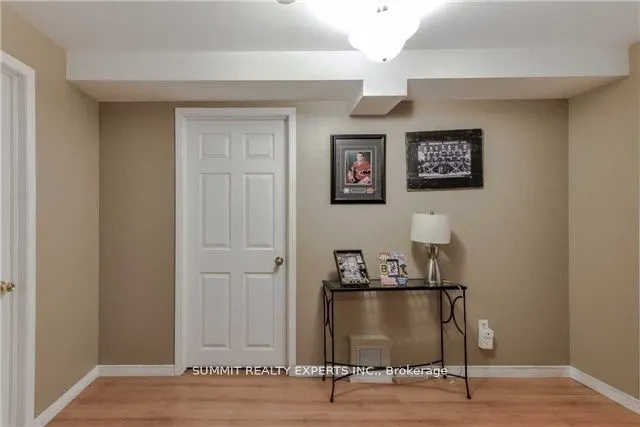 23 Bissell Drive N