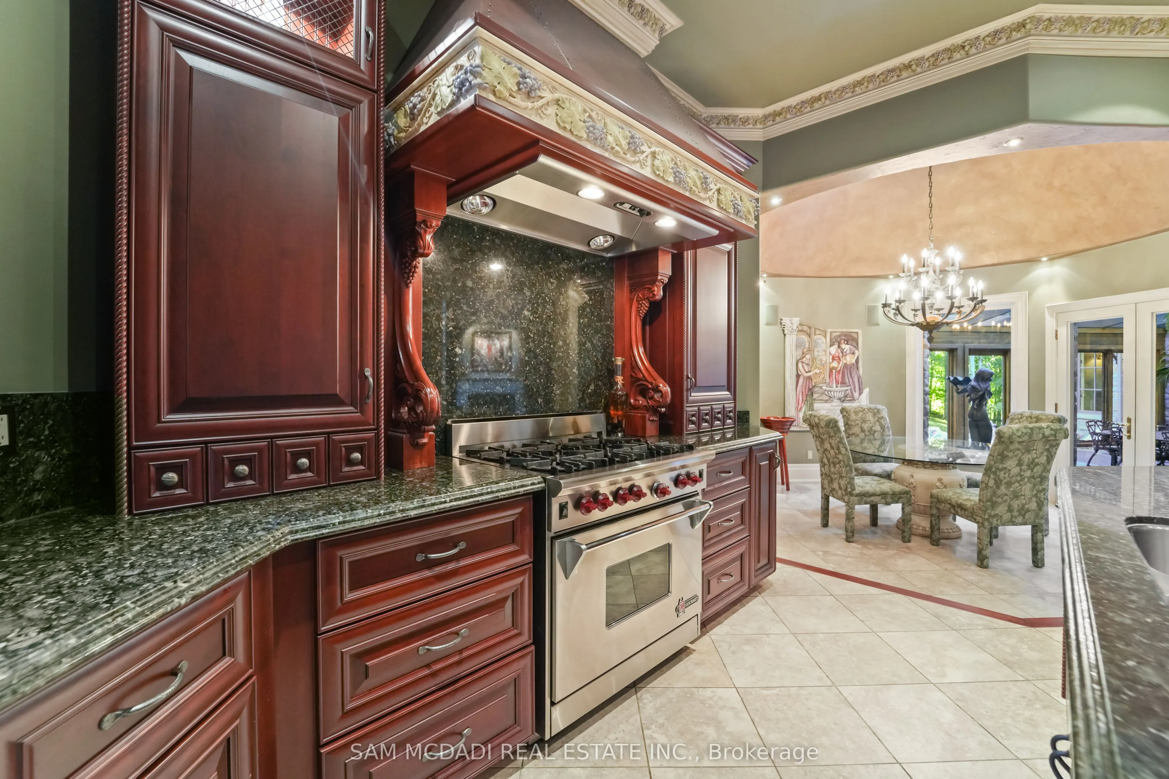 10140 Pineview Trail