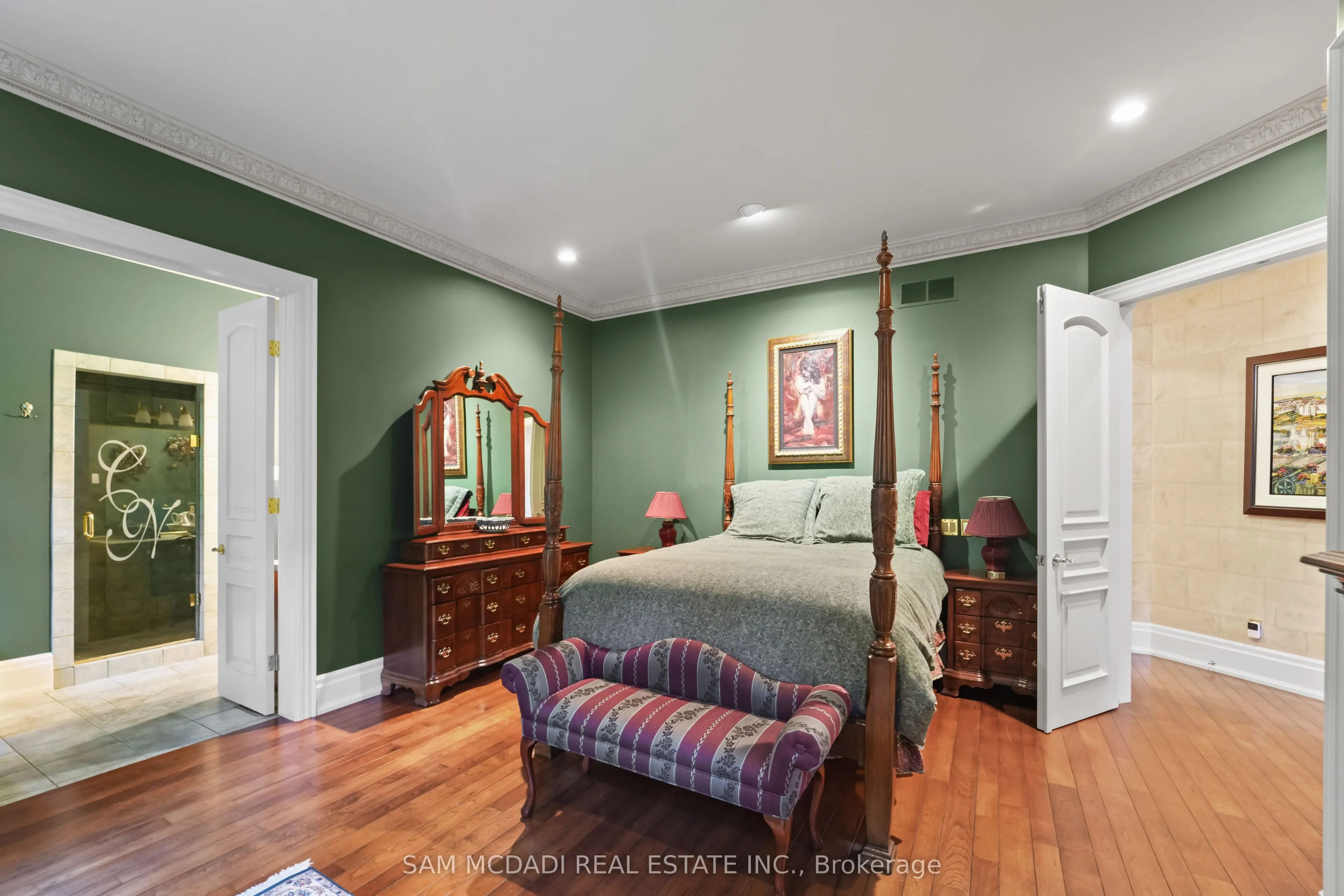 10140 Pineview Trail