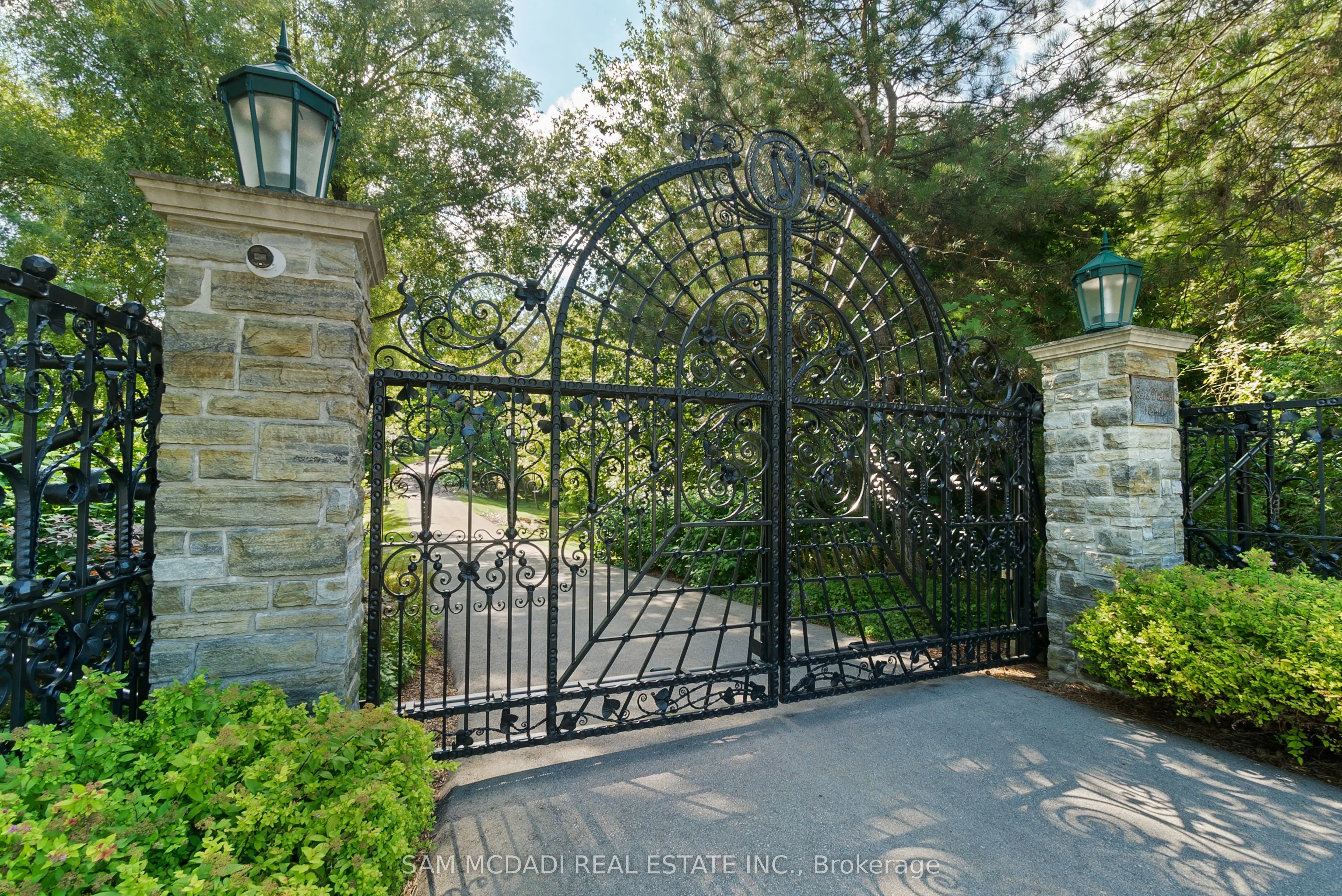 10140 Pineview Trail