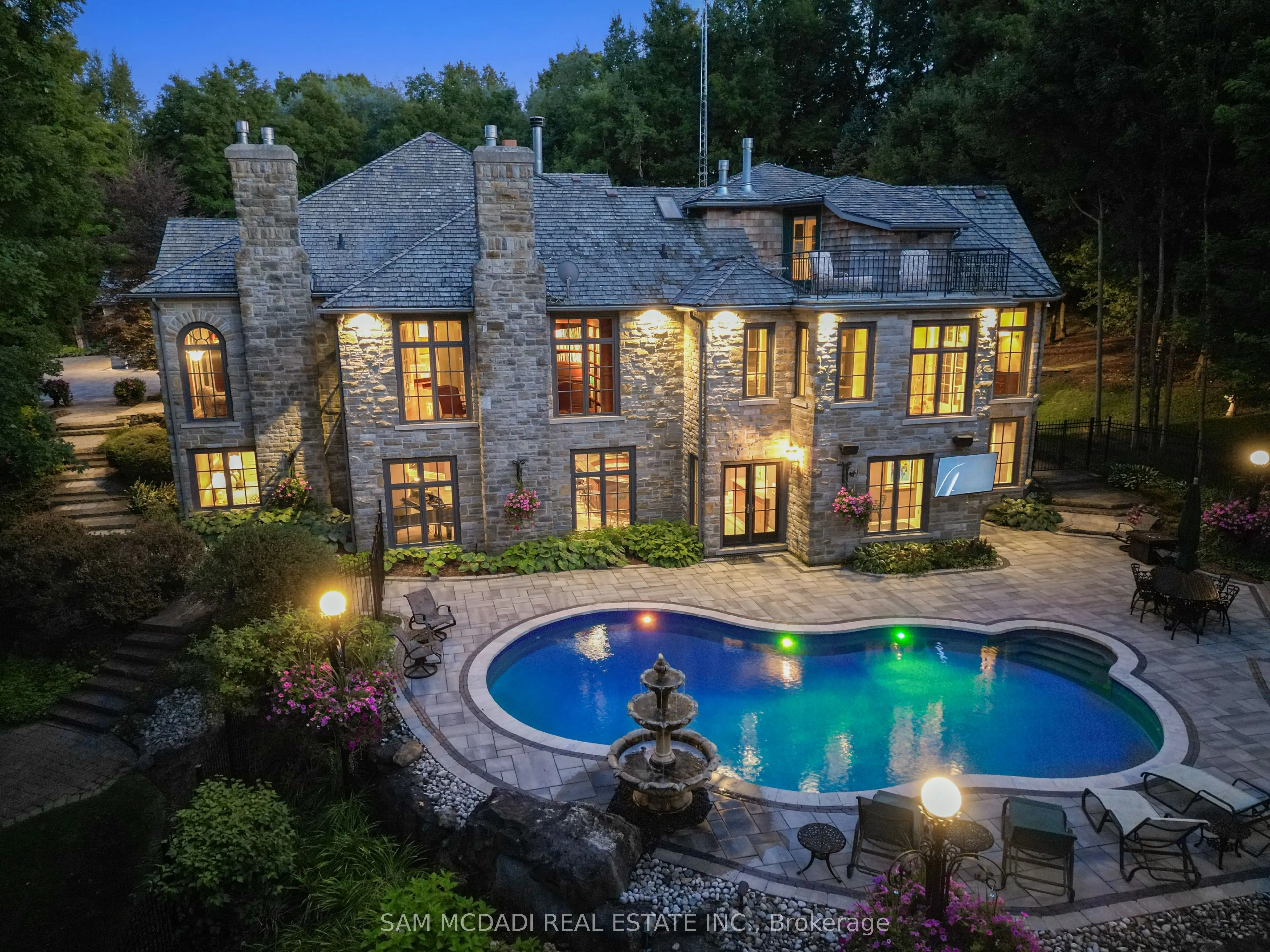 10140 Pineview Trail