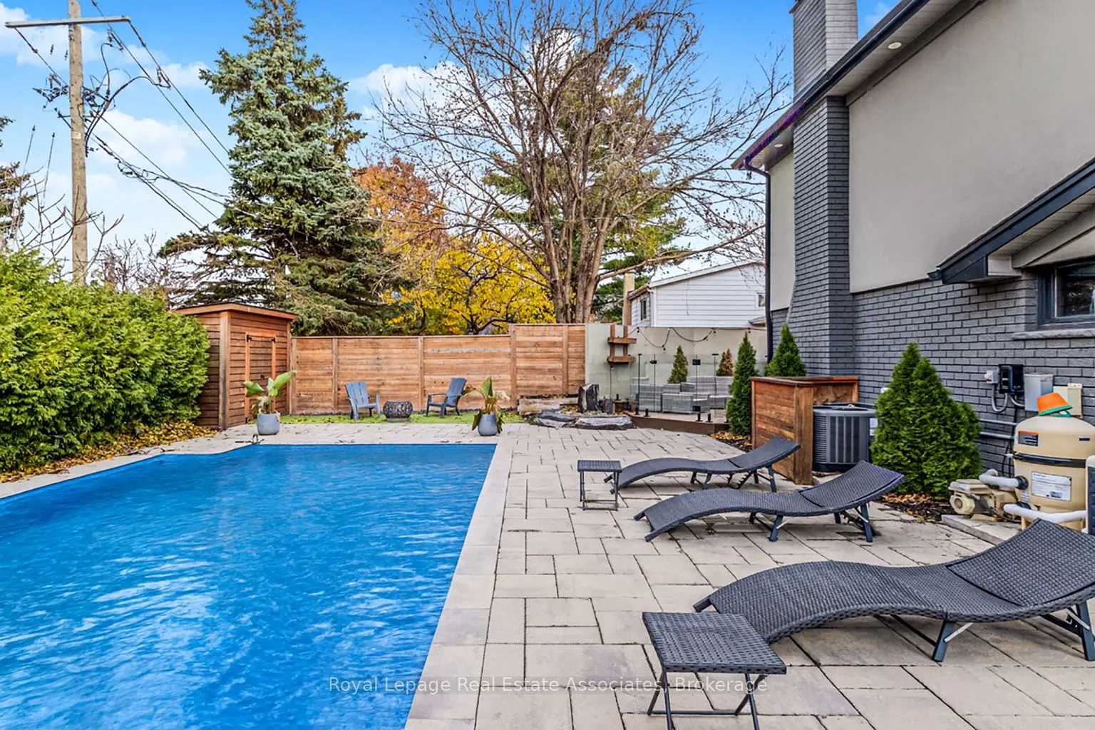 134 Fairwood Place W