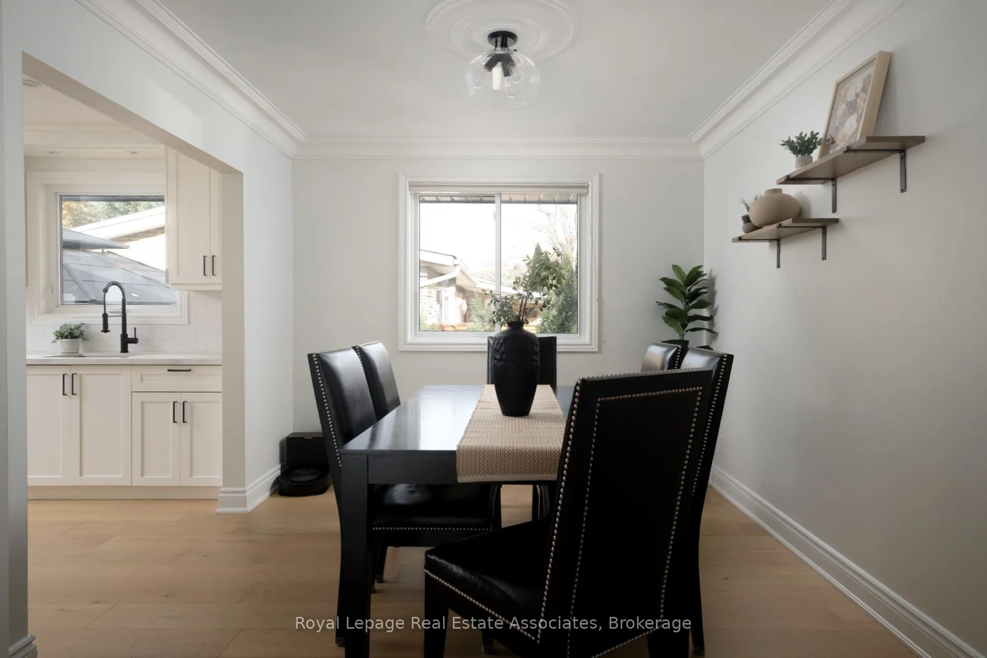 134 Fairwood Place W