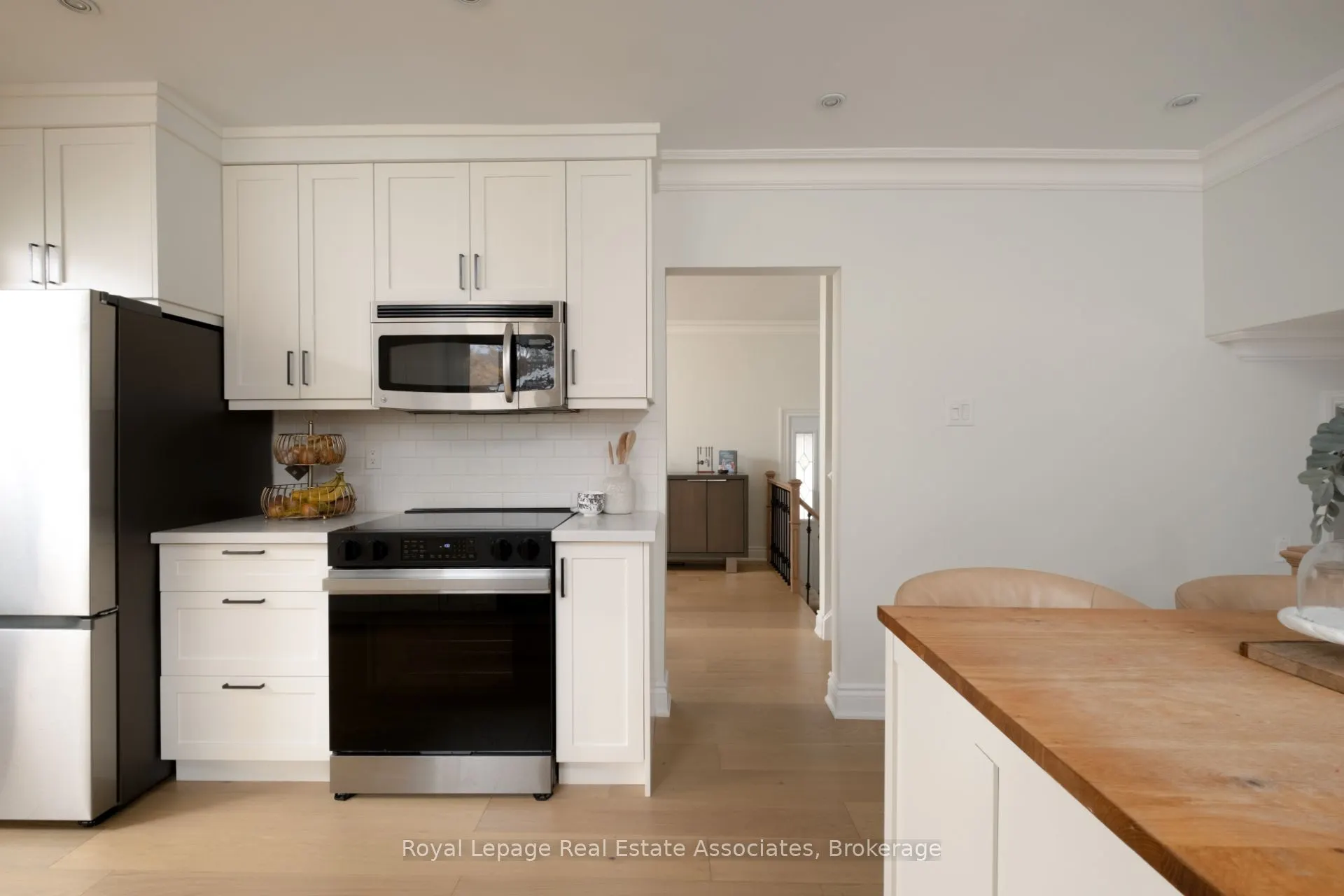 134 Fairwood Place W
