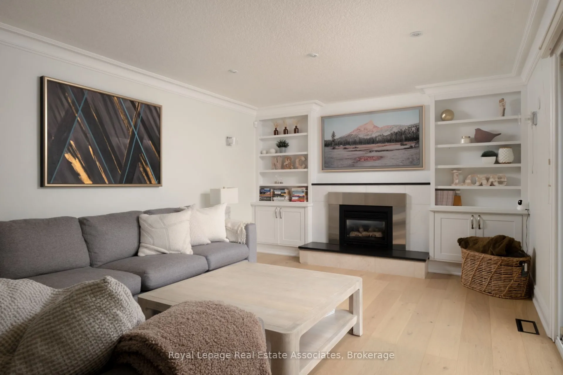 134 Fairwood Place W