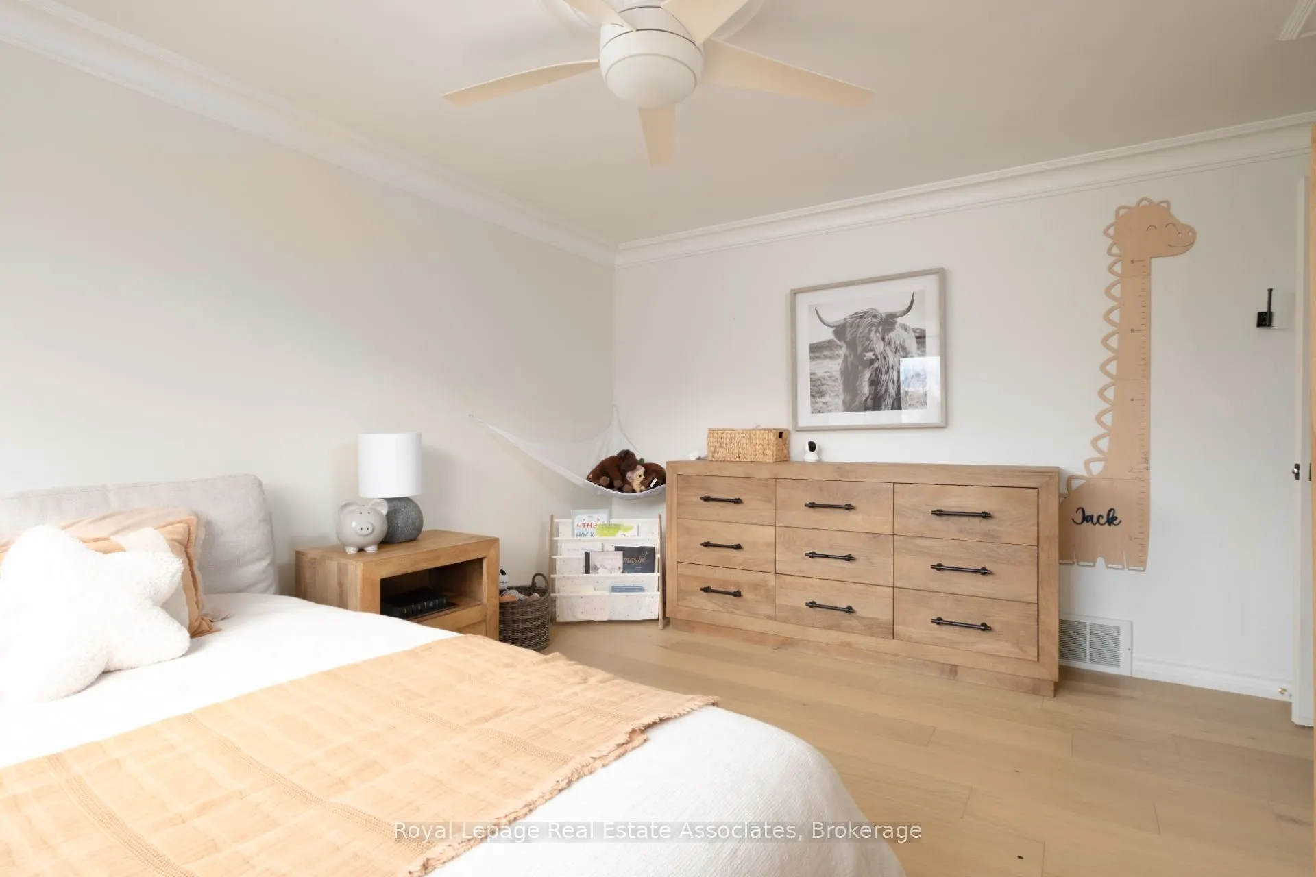 134 Fairwood Place W