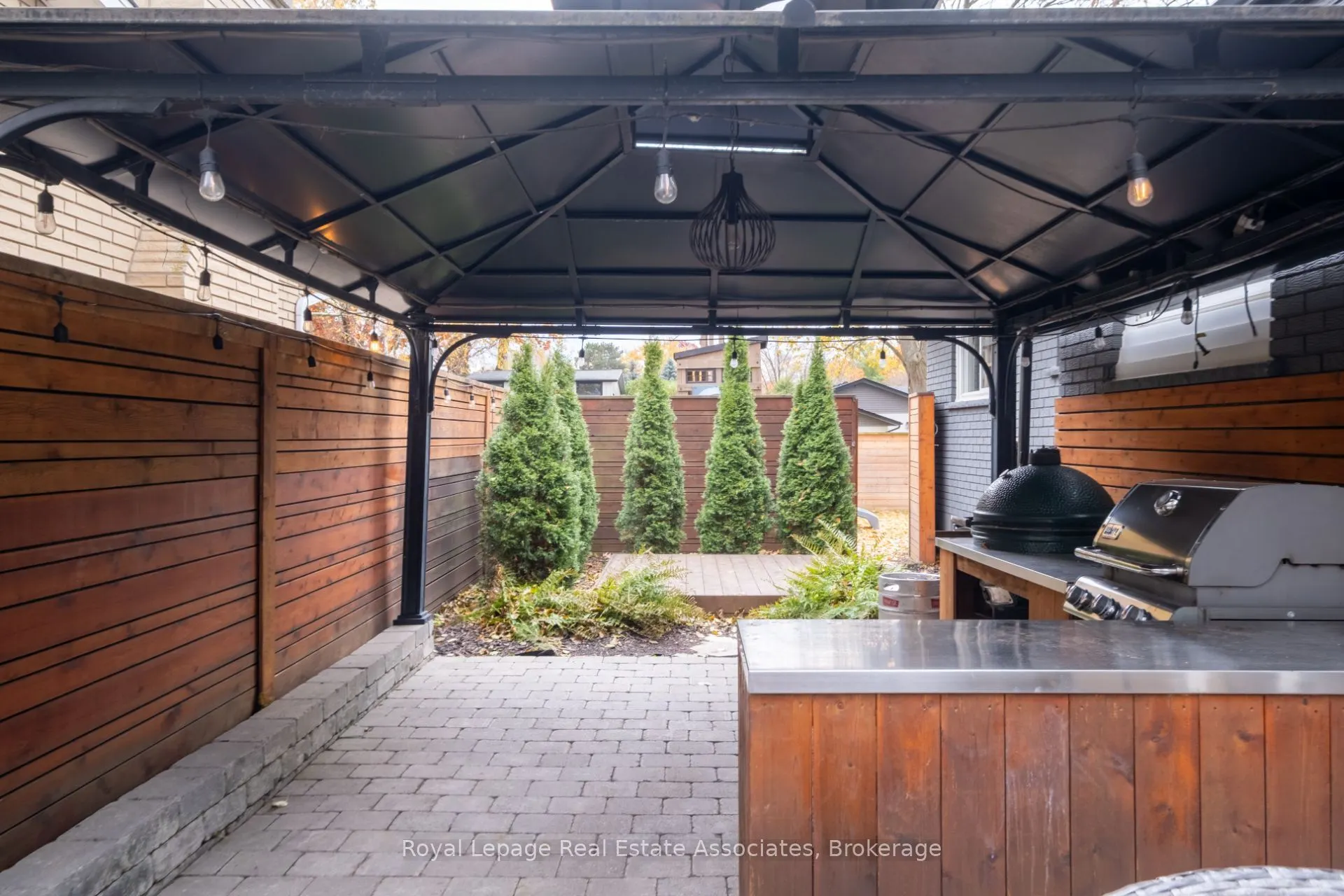 134 Fairwood Place W