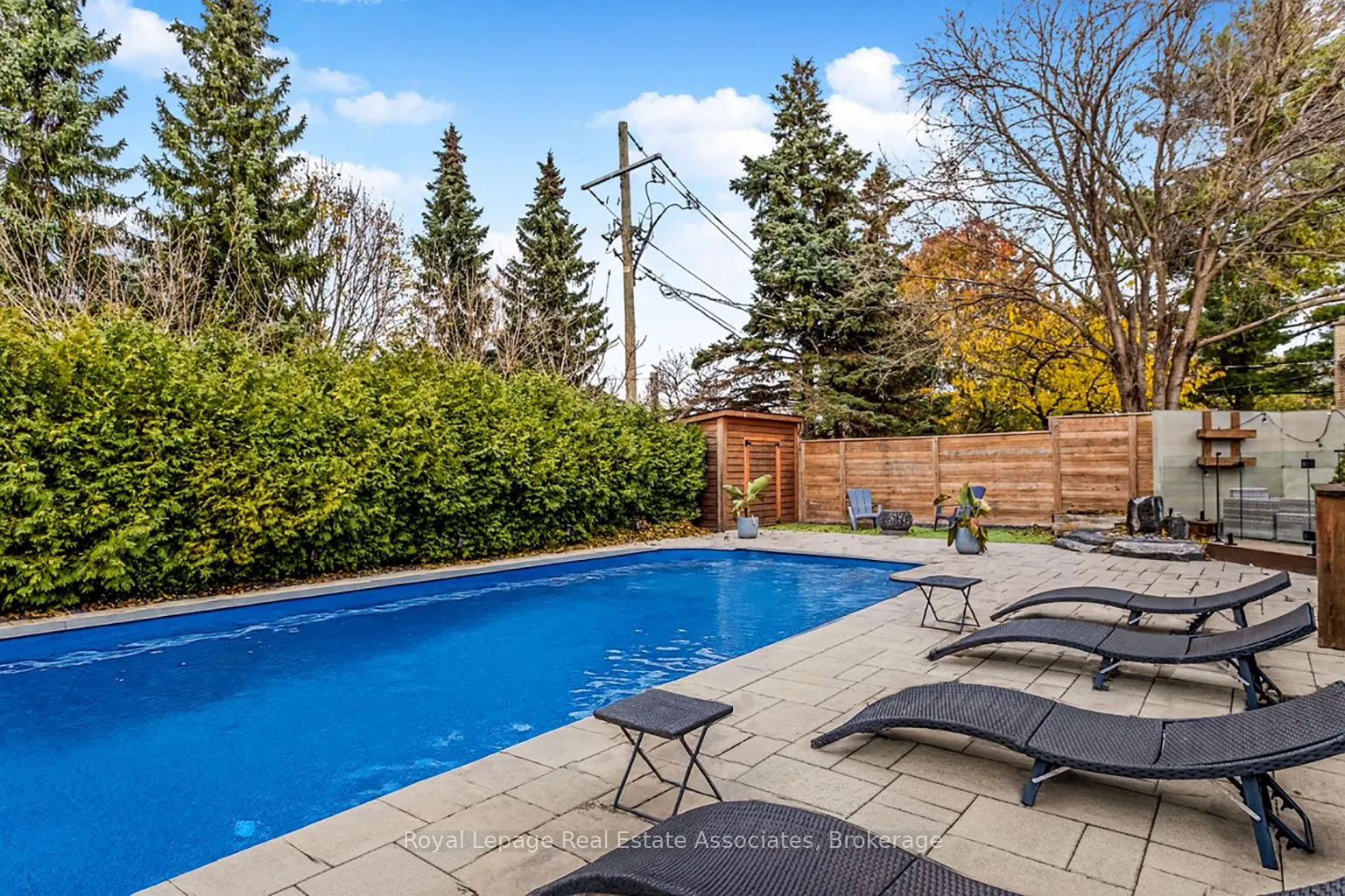 134 Fairwood Place W