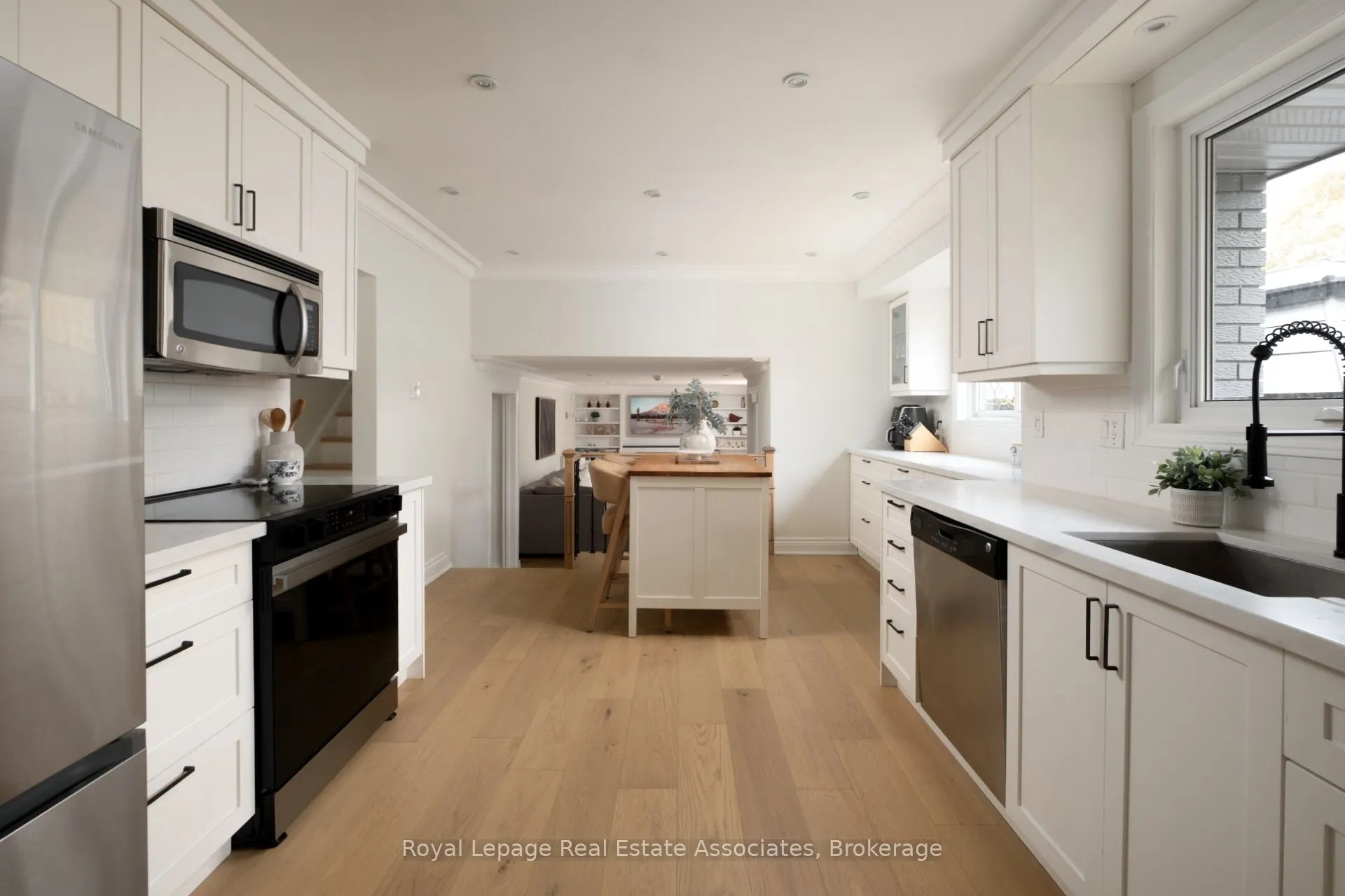 134 Fairwood Place W