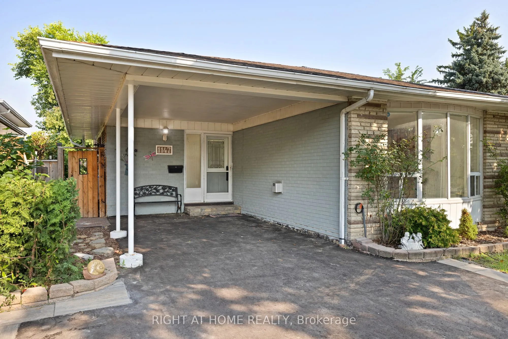 1147 Saturnia Crescent
