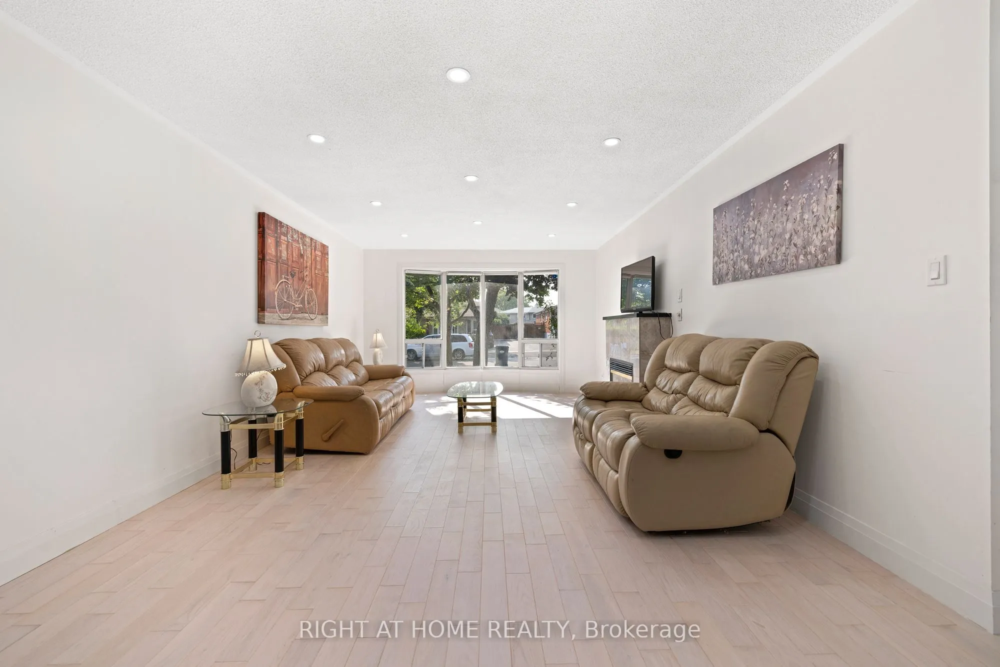 1147 Saturnia Crescent