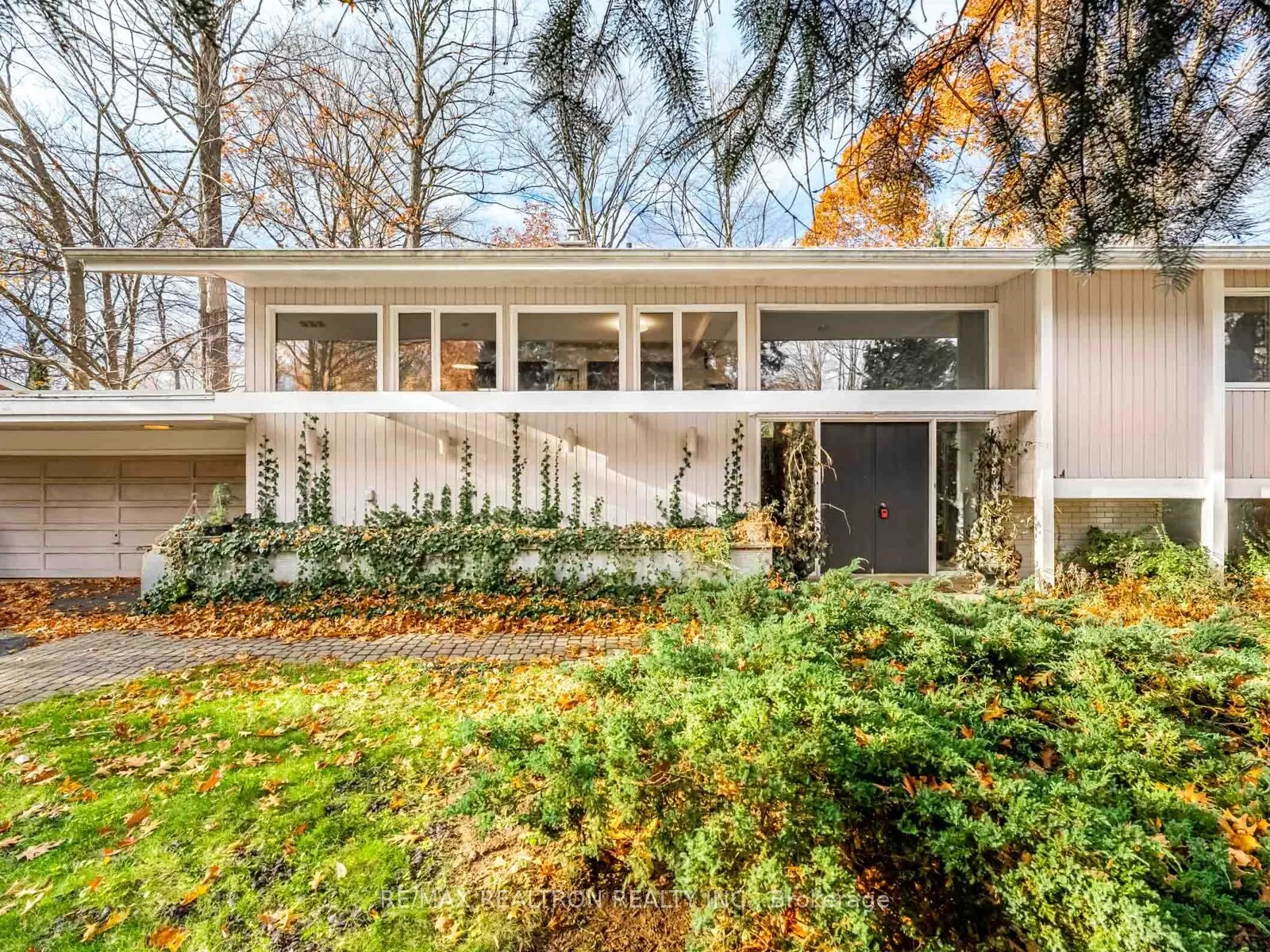 1847 Will Scarlett Drive