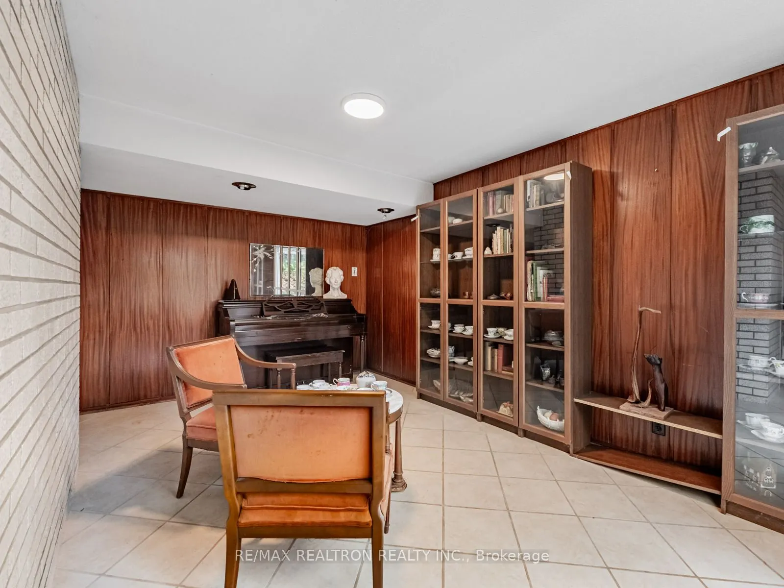 1847 Will Scarlett Drive