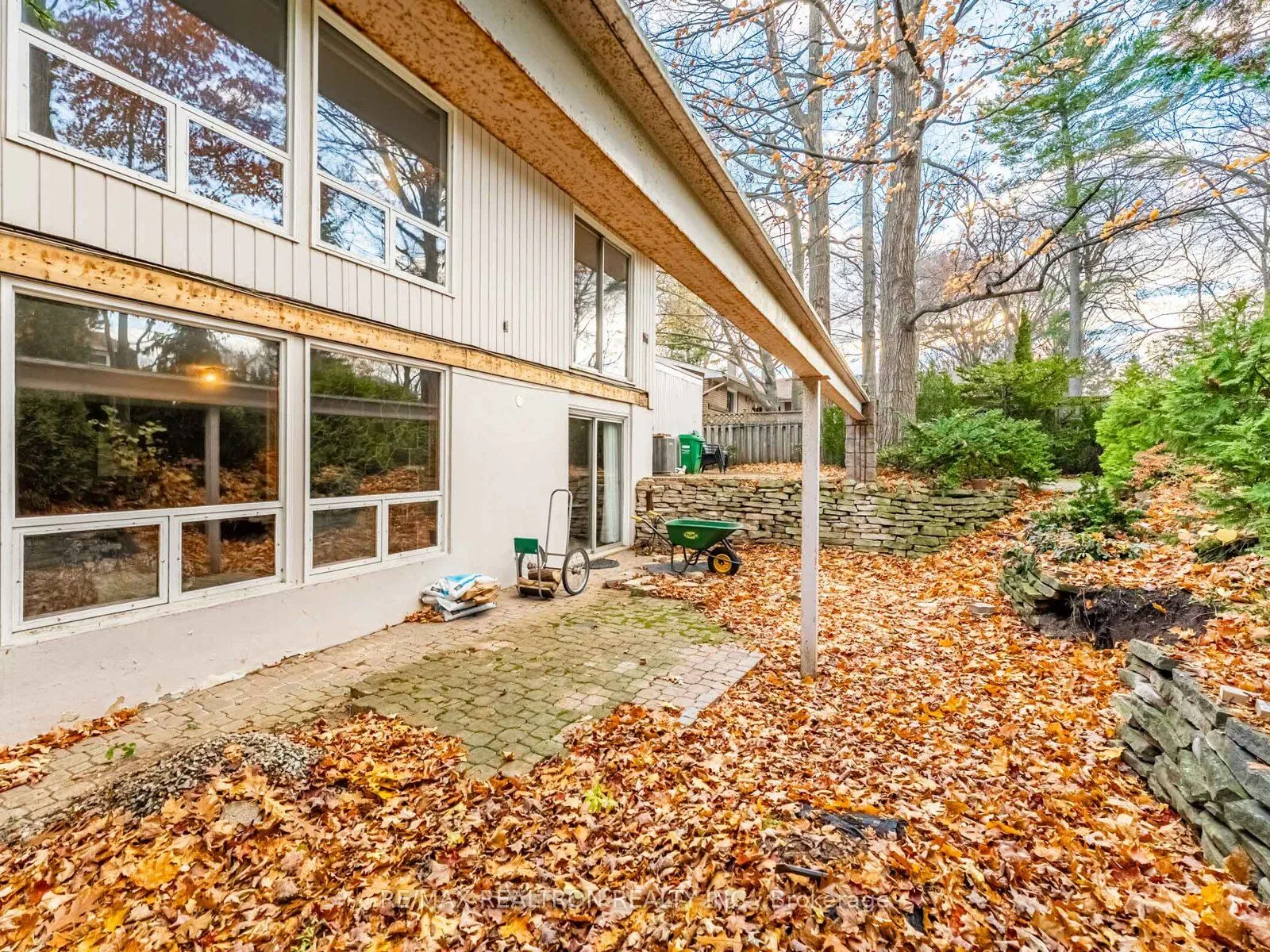 1847 Will Scarlett Drive