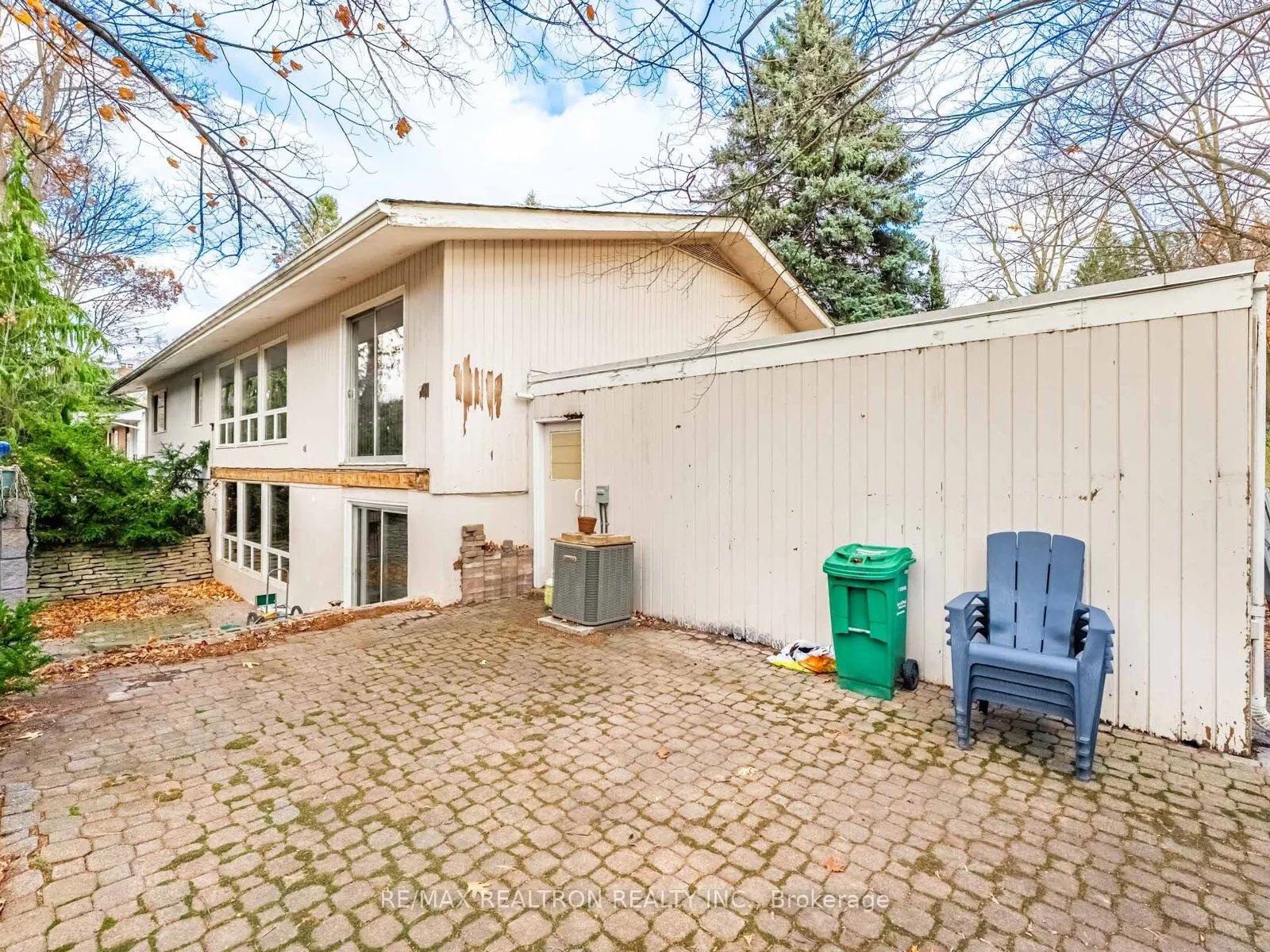 1847 Will Scarlett Drive