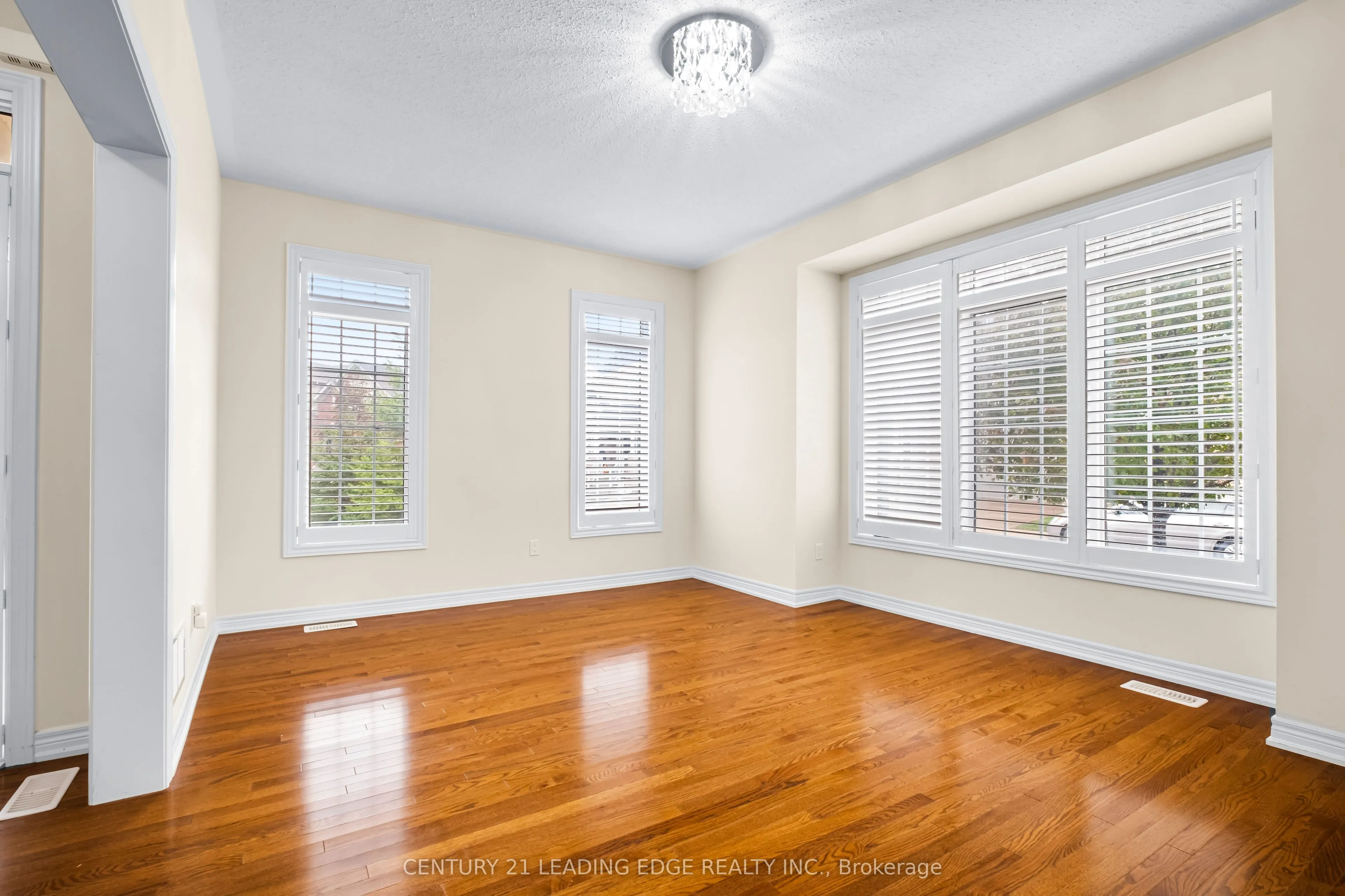 35 Lobelia Street #4