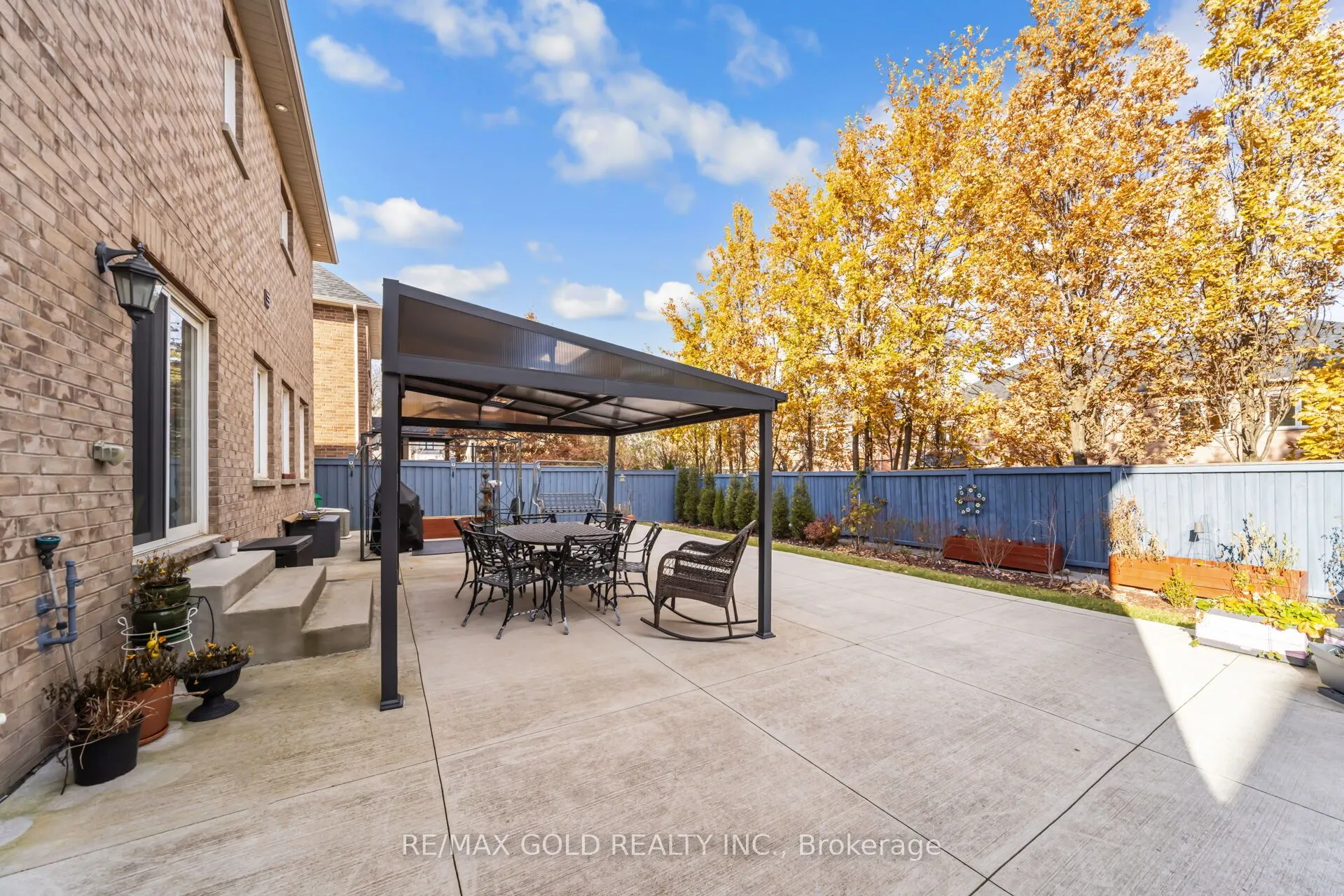 6 ayrshire Court