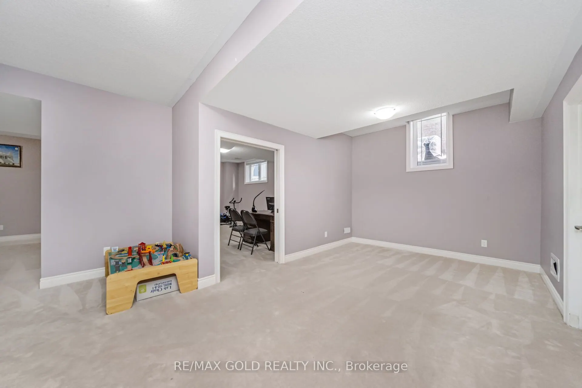 6 ayrshire Court