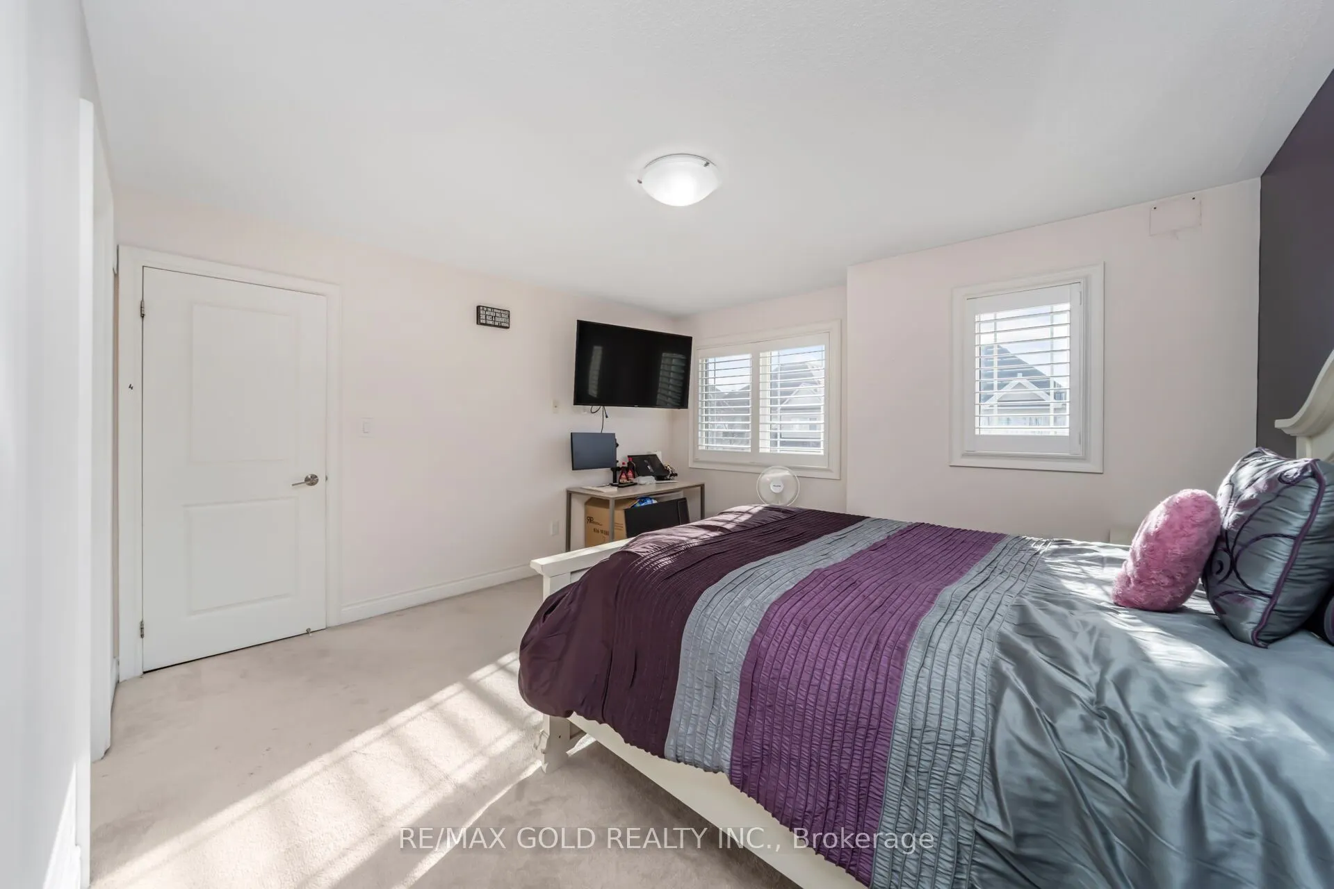 6 ayrshire Court