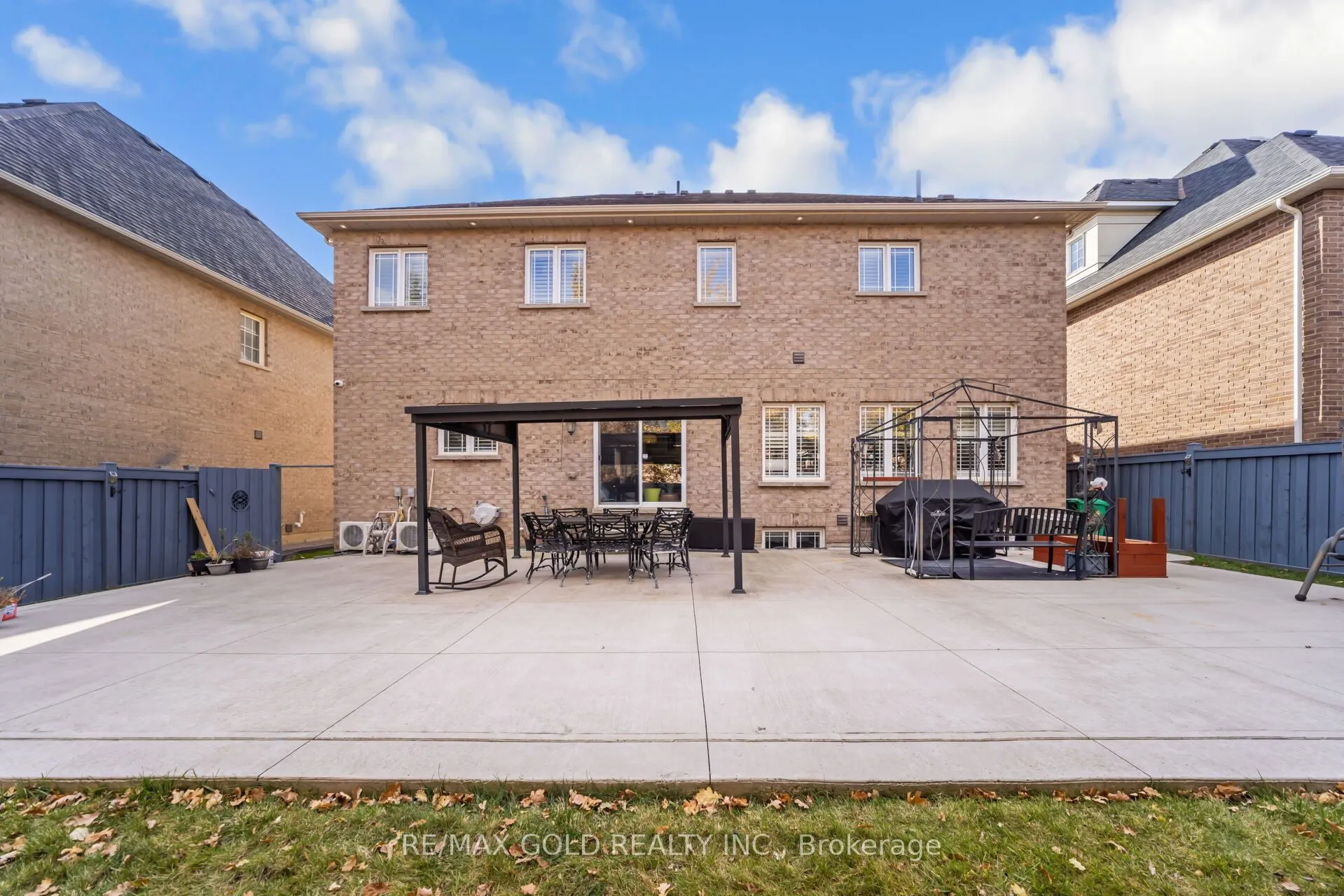 6 ayrshire Court