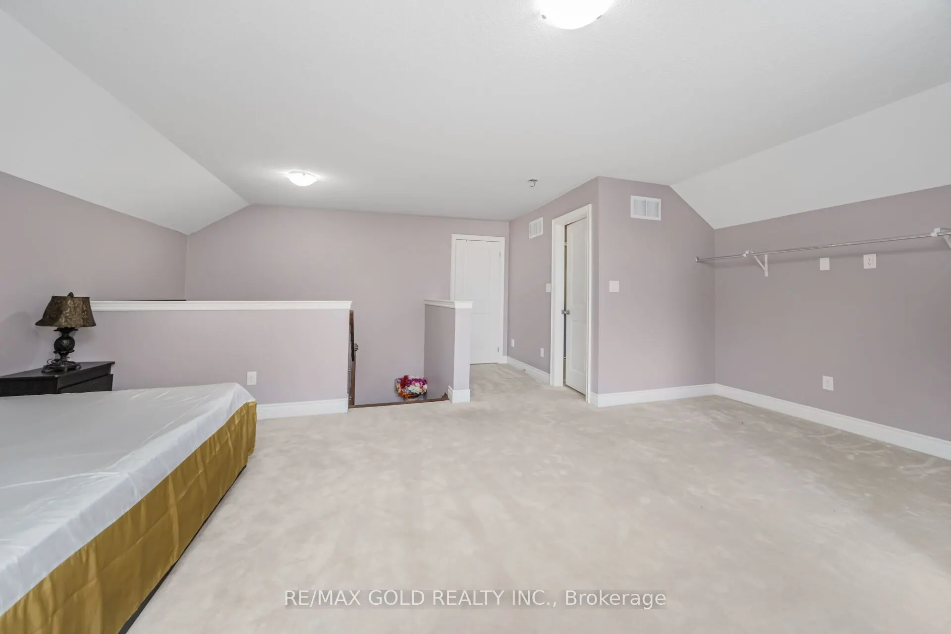 6 ayrshire Court