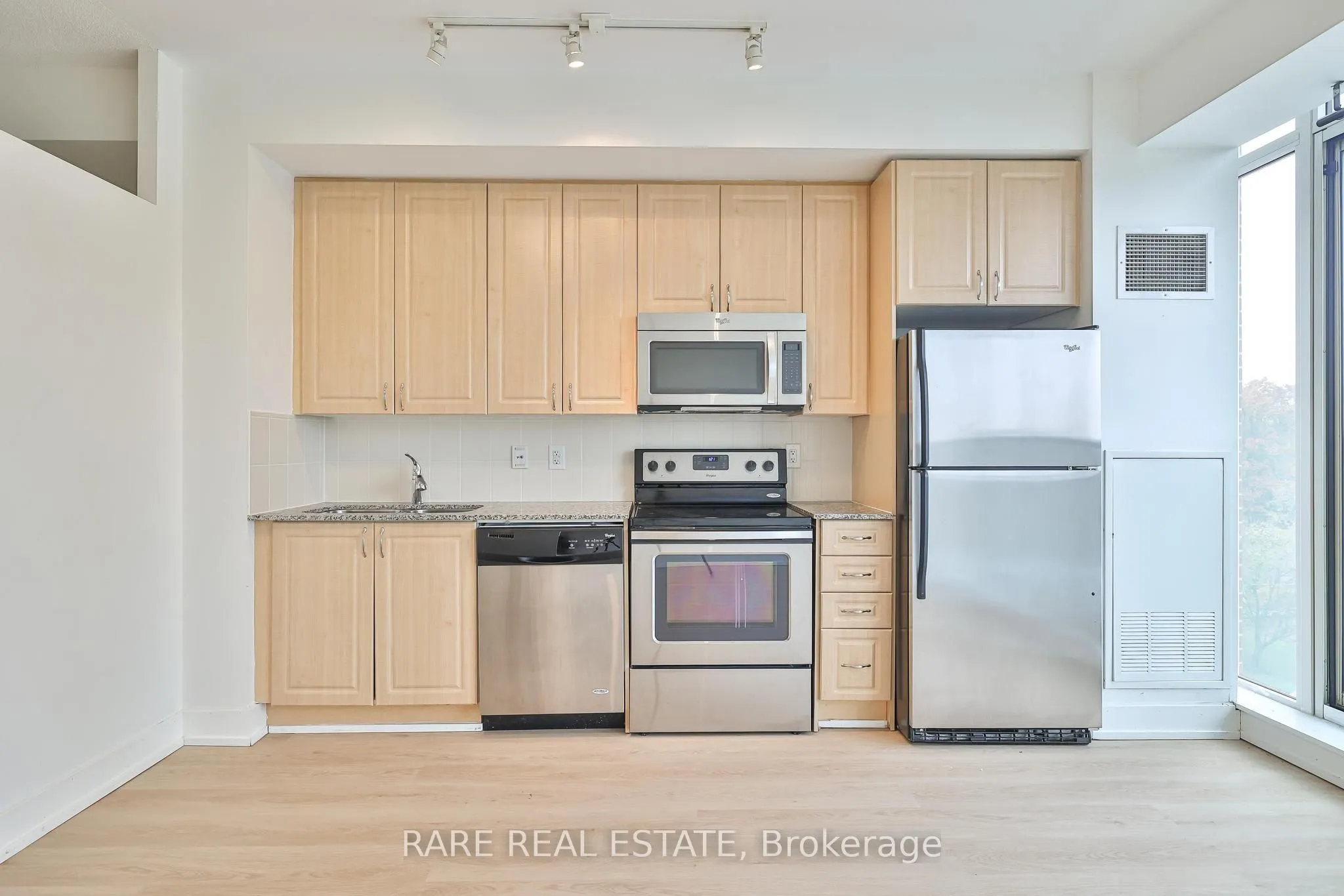 1638 Bloor Street W #607